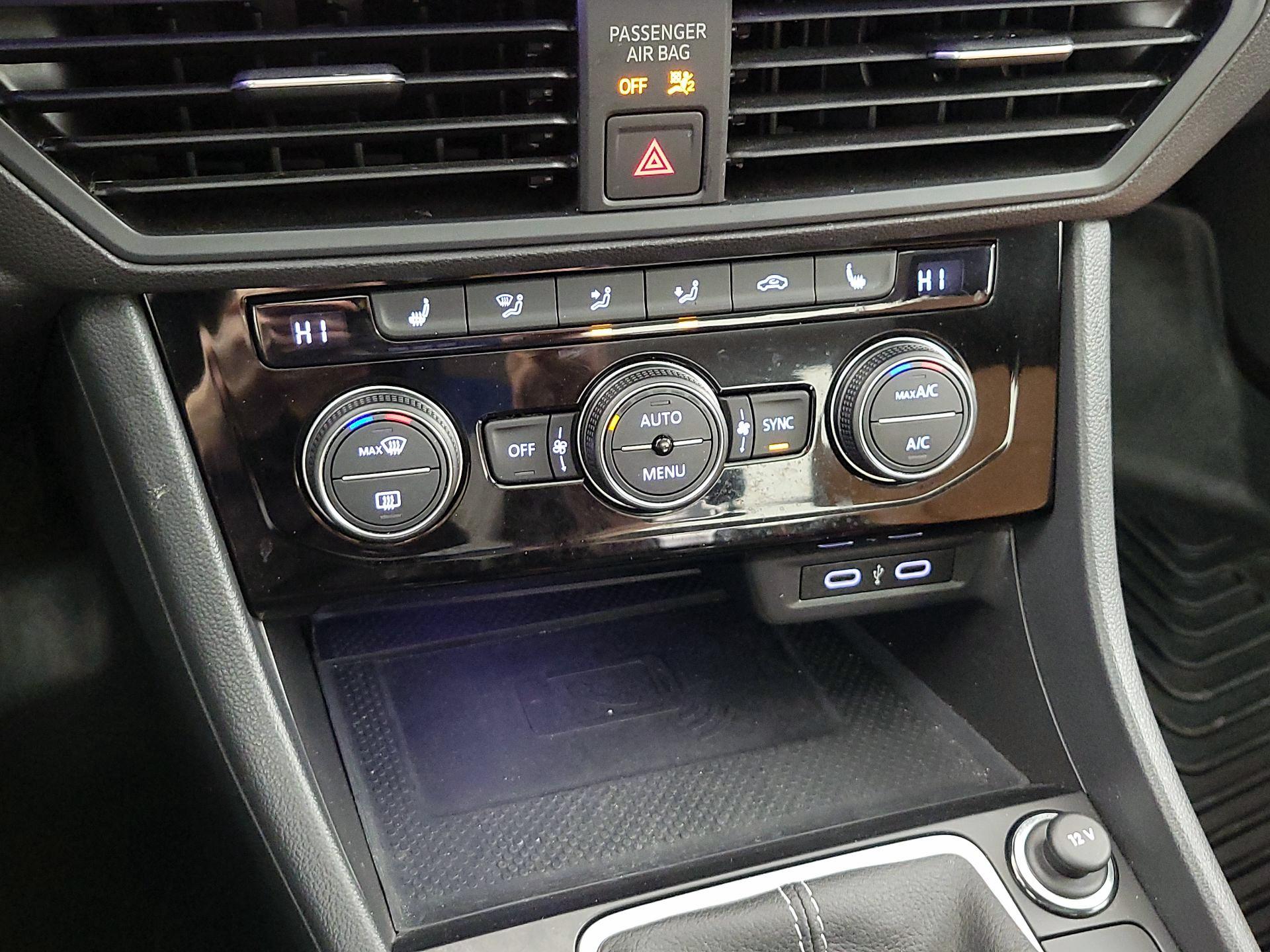 Thumbnail: 2023 Volkswagen Jetta - 17