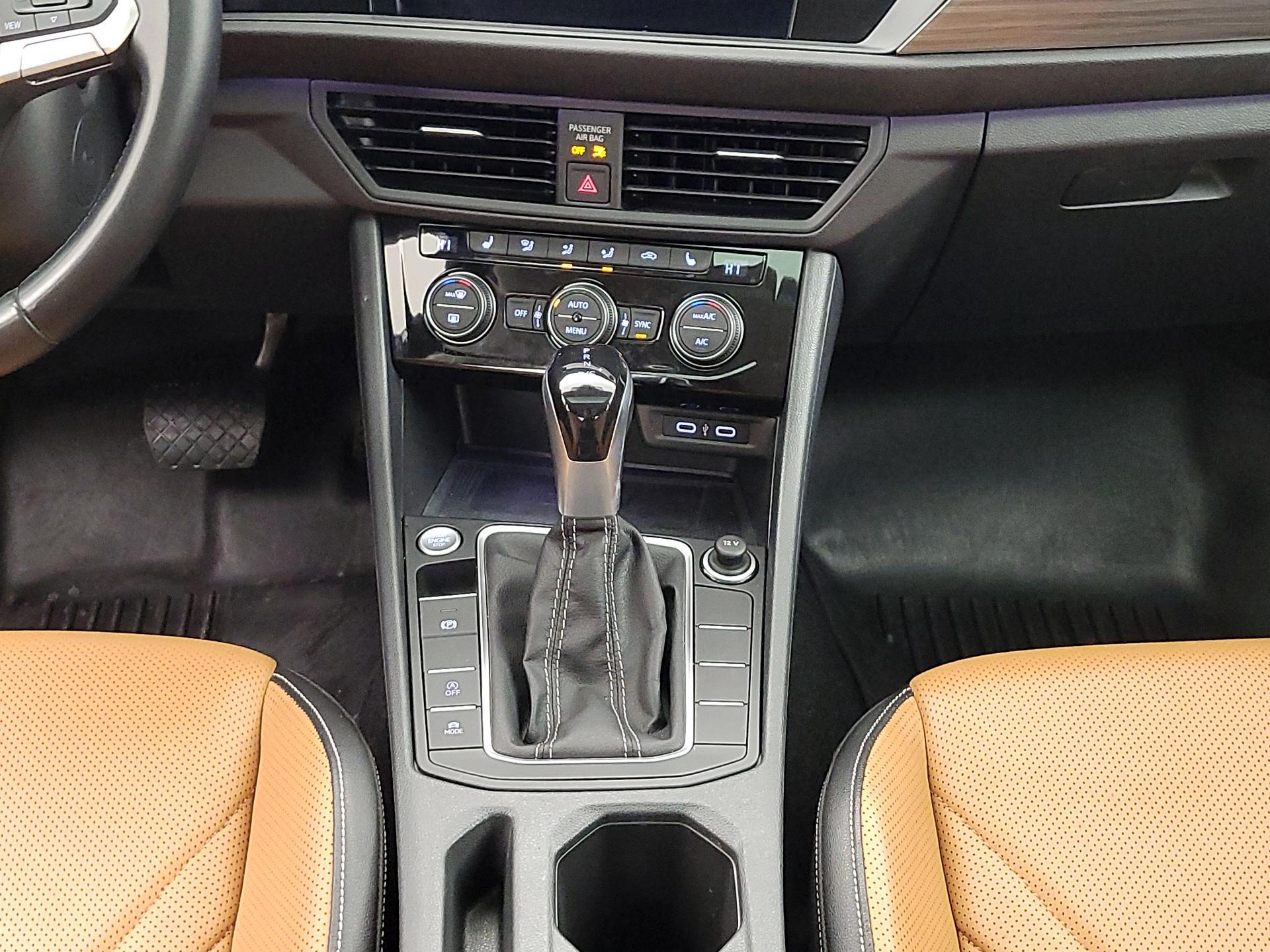 Thumbnail: 2023 Volkswagen Jetta - 18