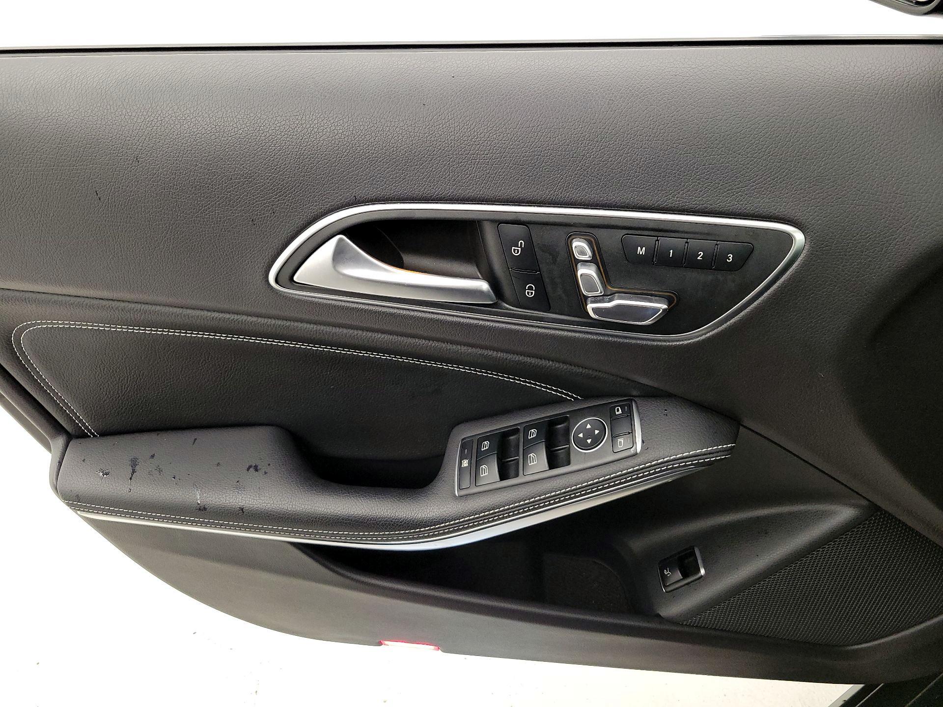 Thumbnail: 2020 Mercedes-Benz GLA - 12