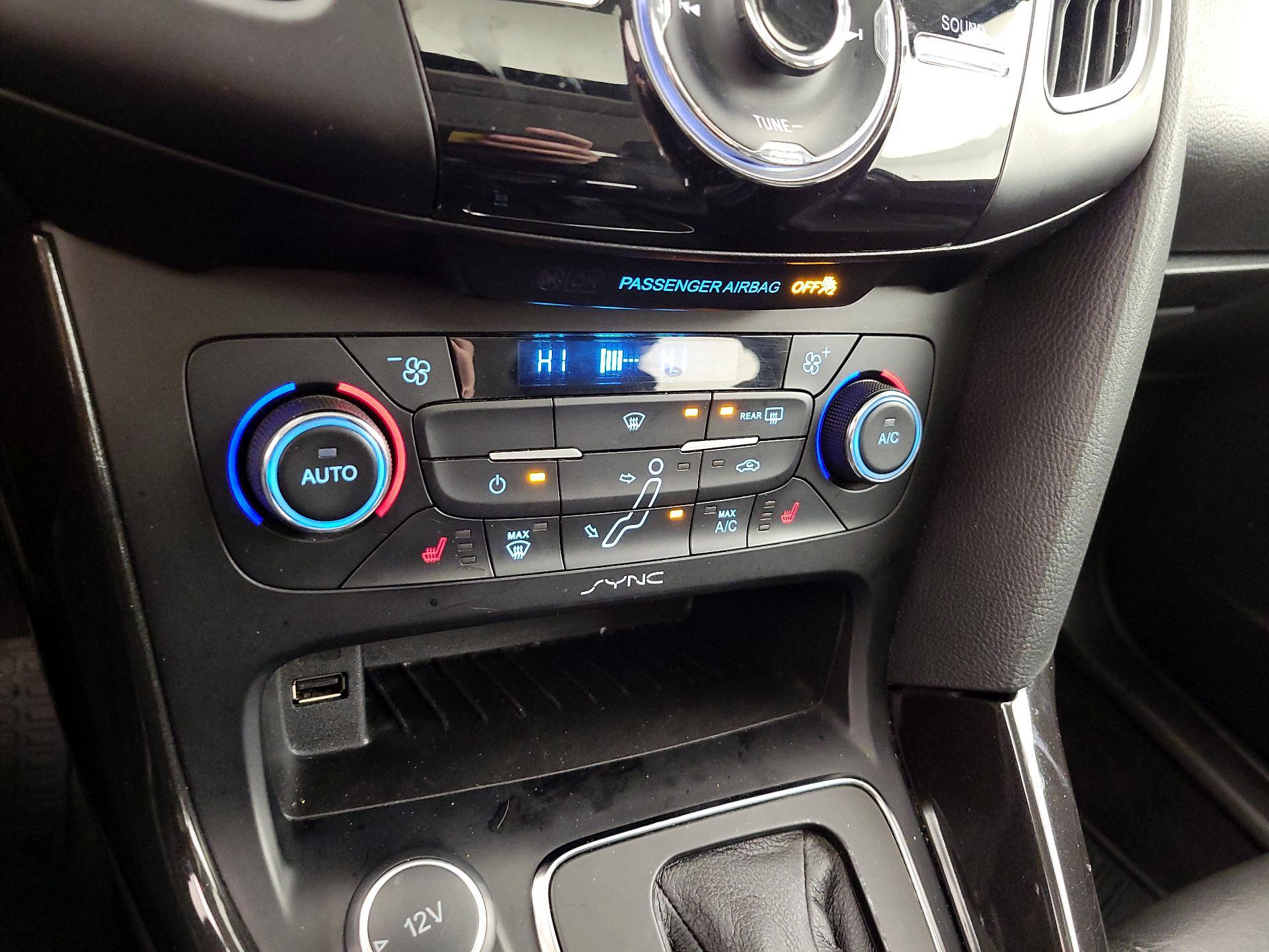 Thumbnail: 2017 Ford Focus - 17