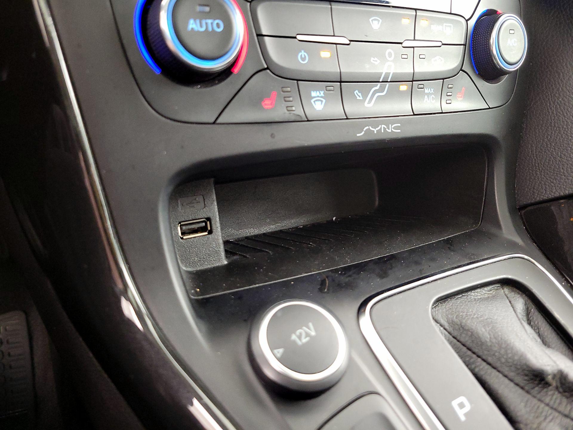 Thumbnail: 2017 Ford Focus - 19