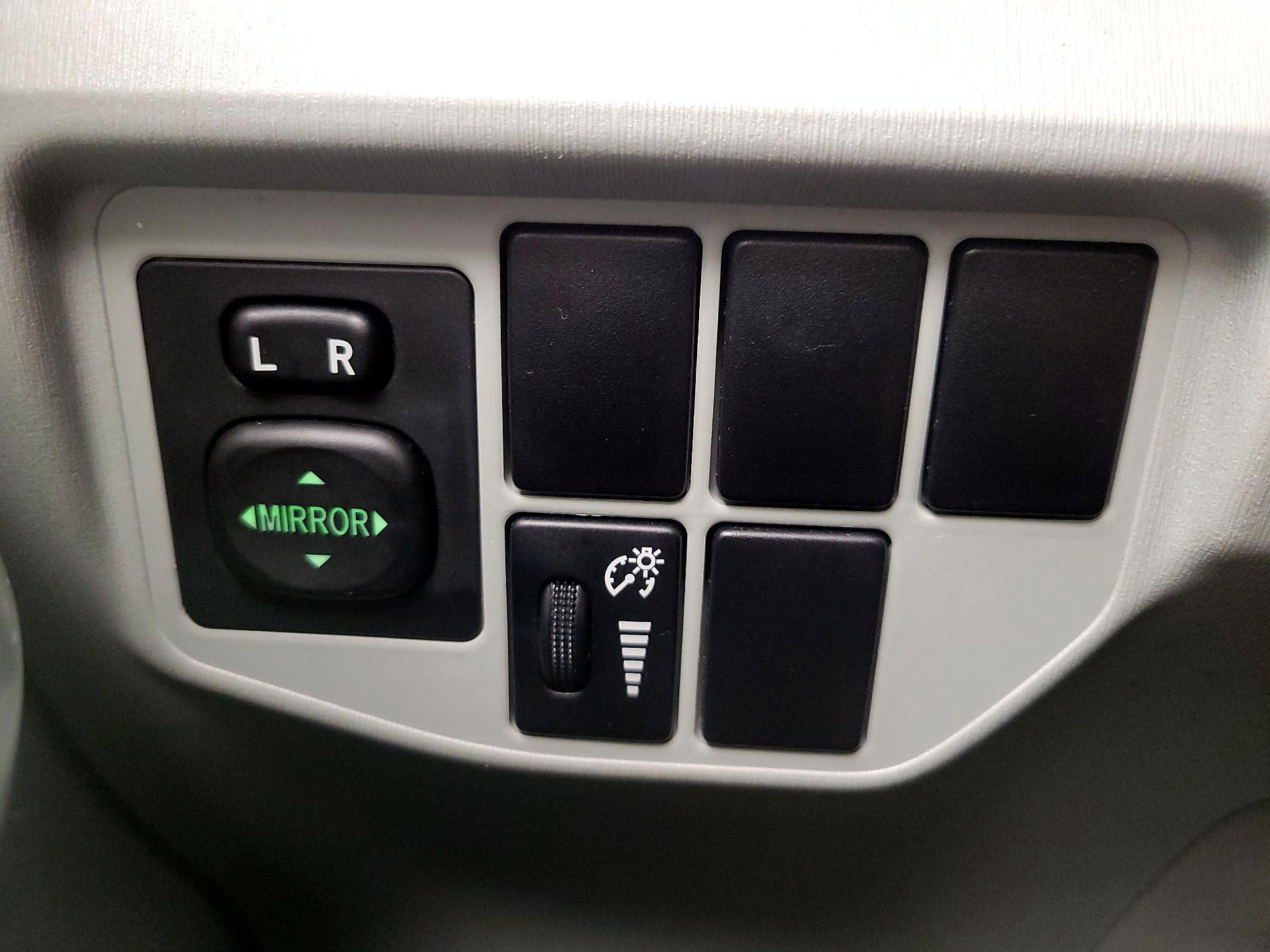 Thumbnail: 2015 Toyota Prius - 13