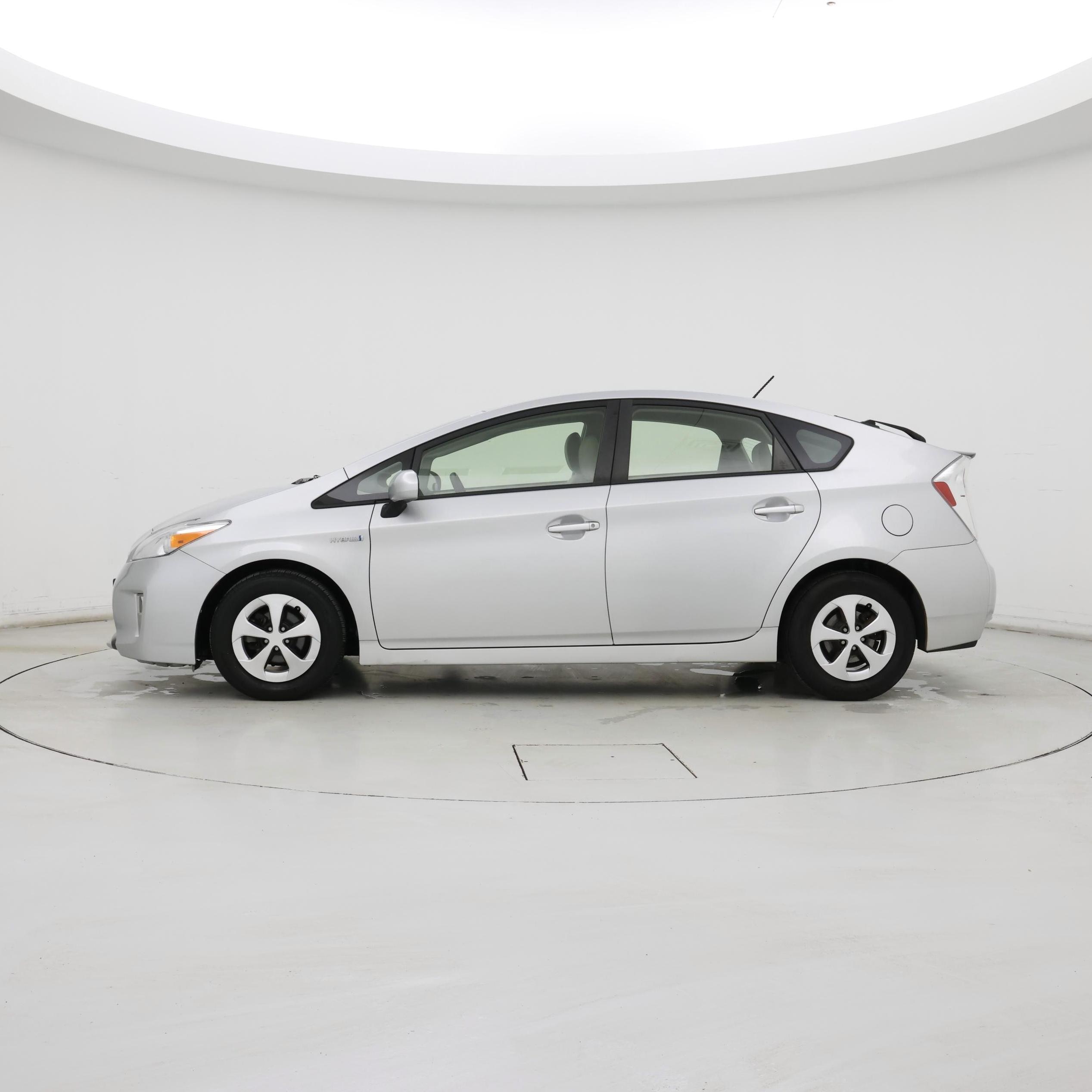 Thumbnail: 2015 Toyota Prius - 3