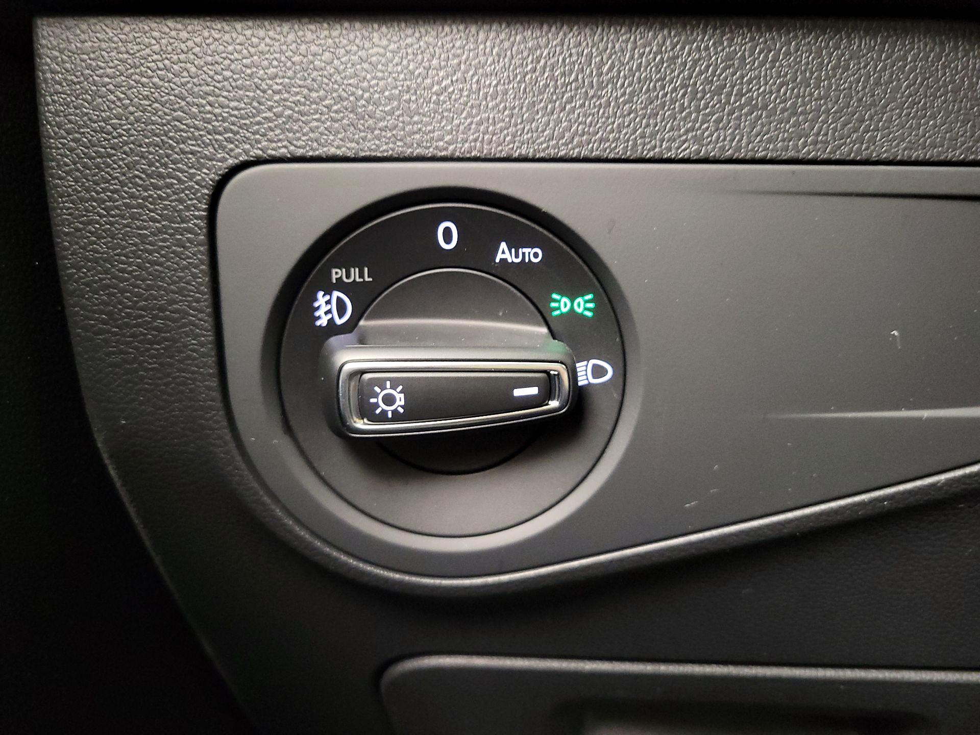 Thumbnail: 2019 Volkswagen Tiguan - 13