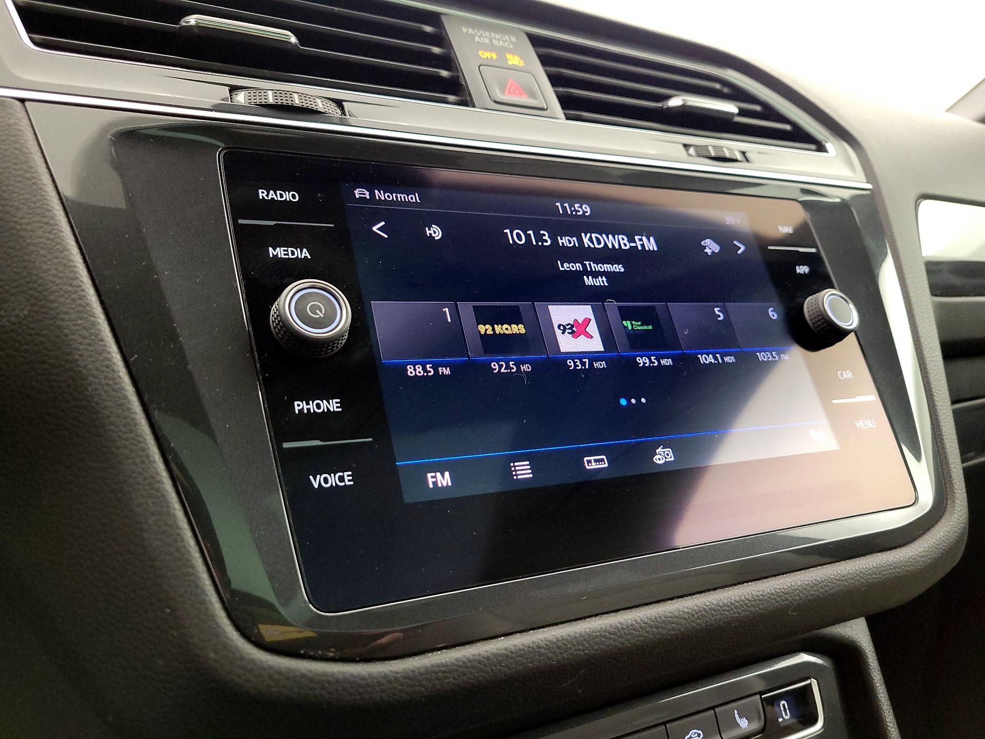 Thumbnail: 2019 Volkswagen Tiguan - 16