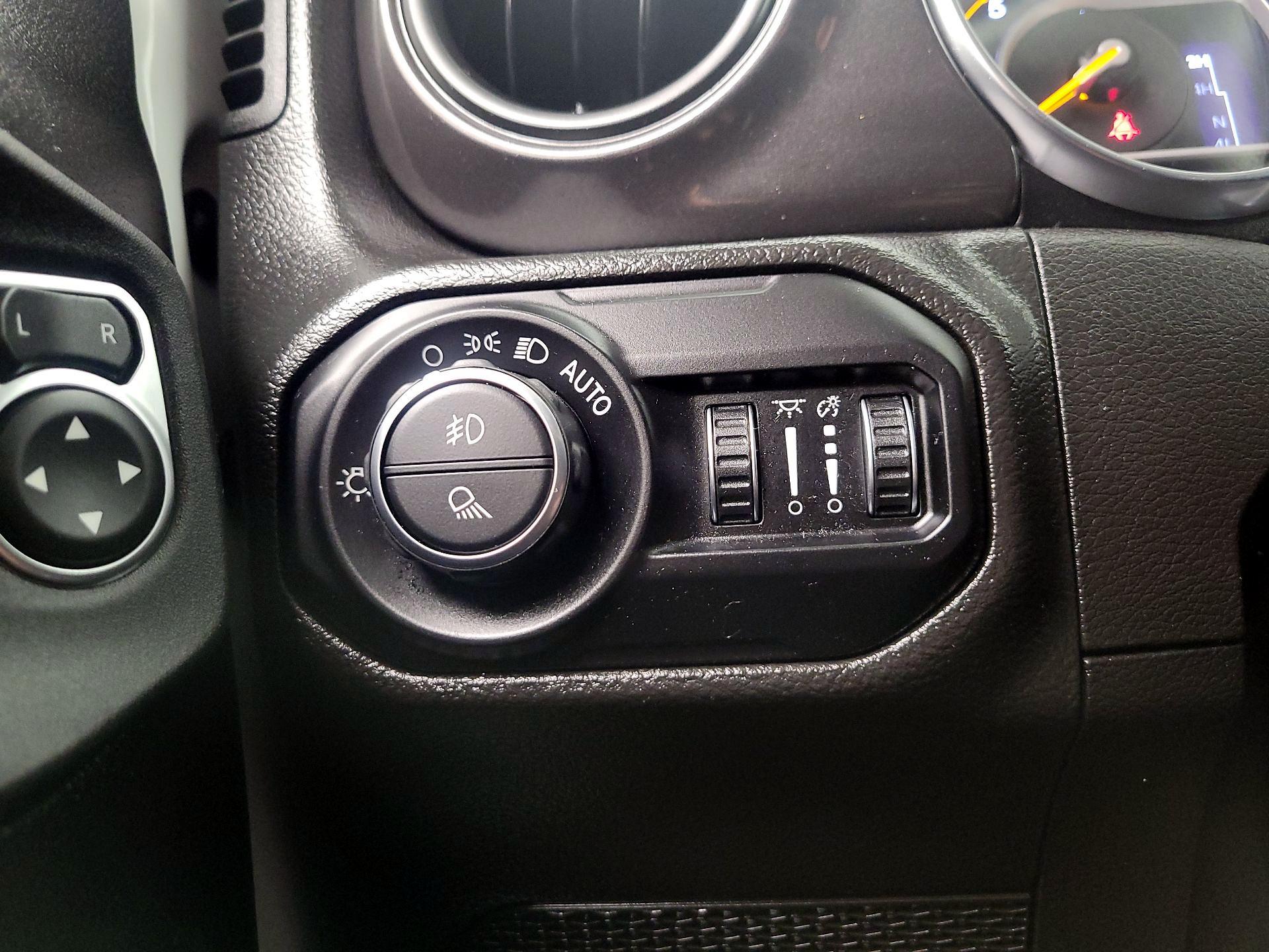 Thumbnail: 2022 Jeep Gladiator - 13