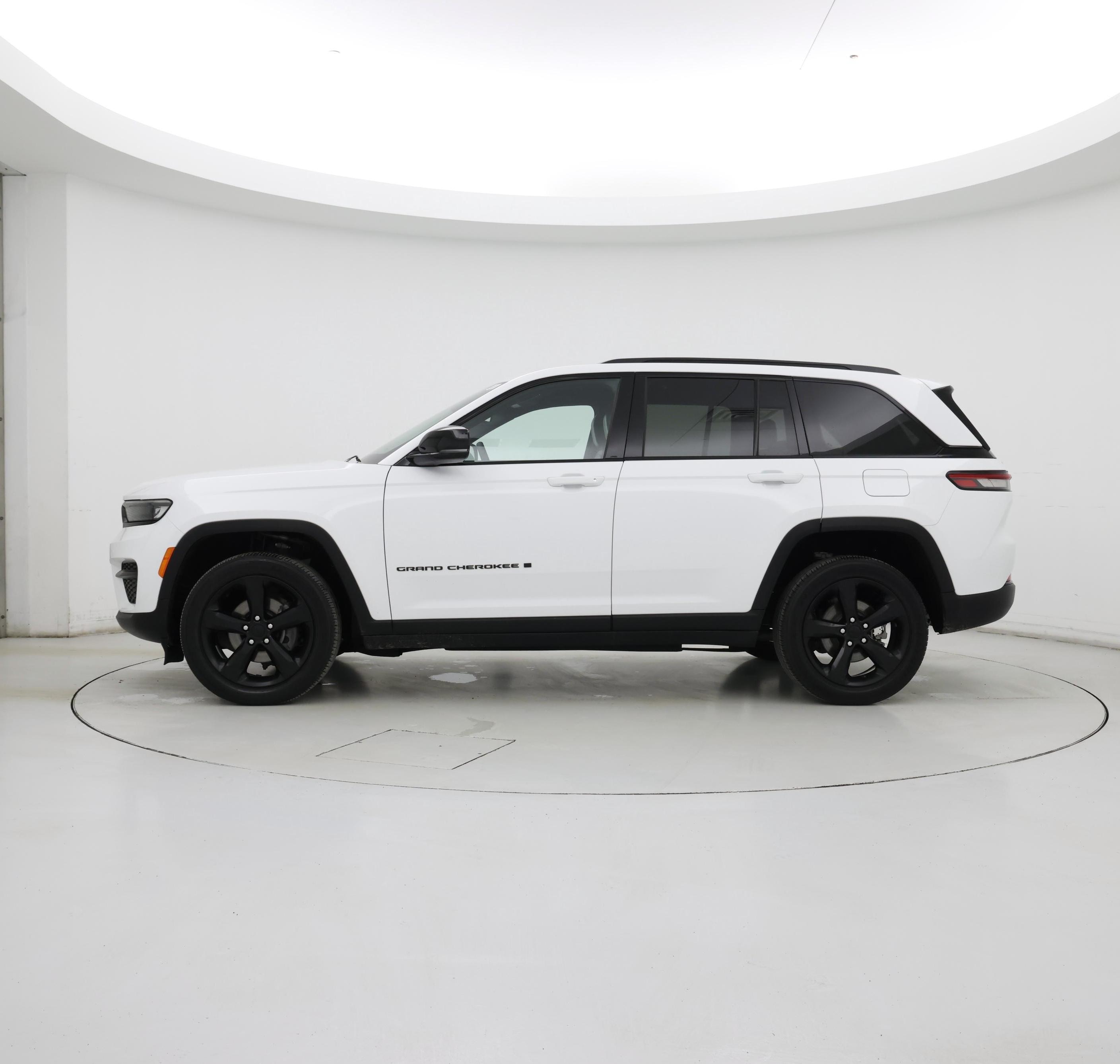 Thumbnail: 2023 Jeep Grand Cherokee - 3