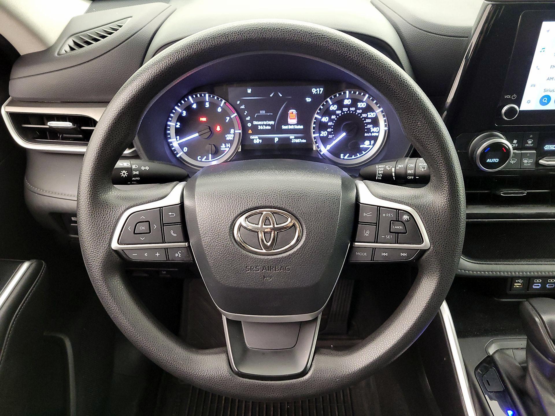 Thumbnail: 2023 Toyota Highlander - 10