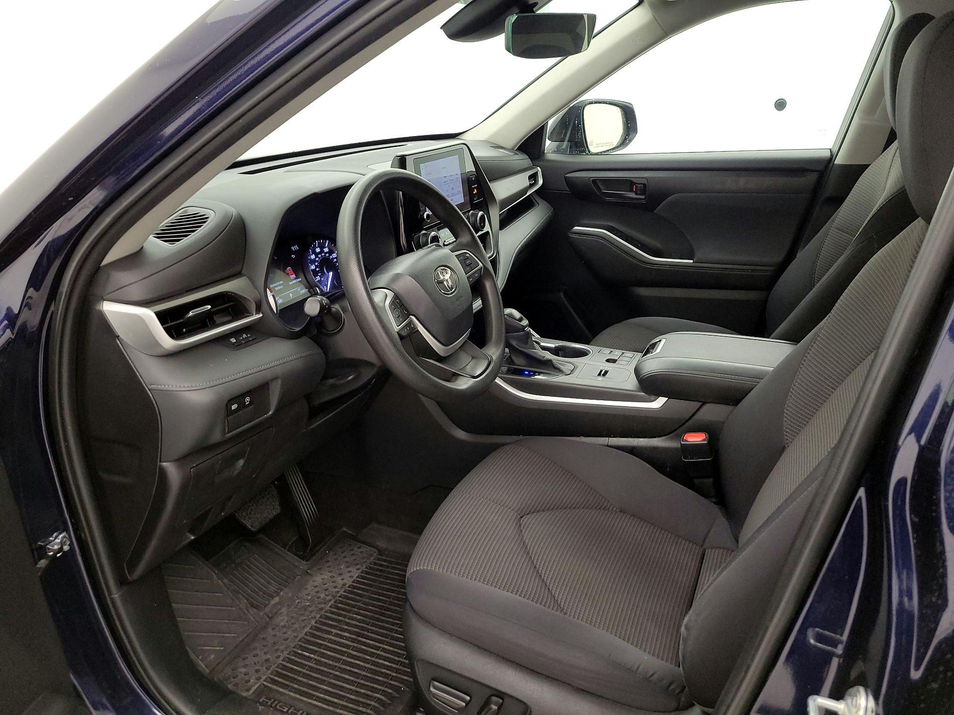 Thumbnail: 2023 Toyota Highlander - 11