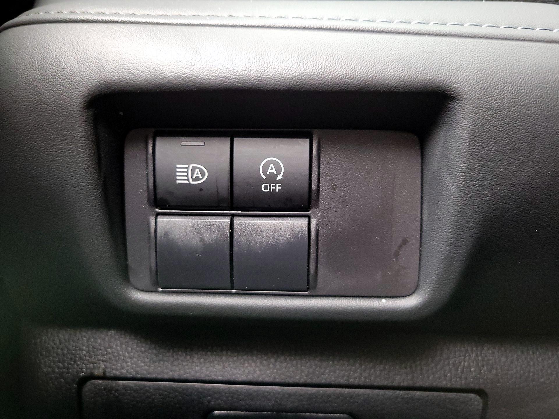 Thumbnail: 2023 Toyota Highlander - 13