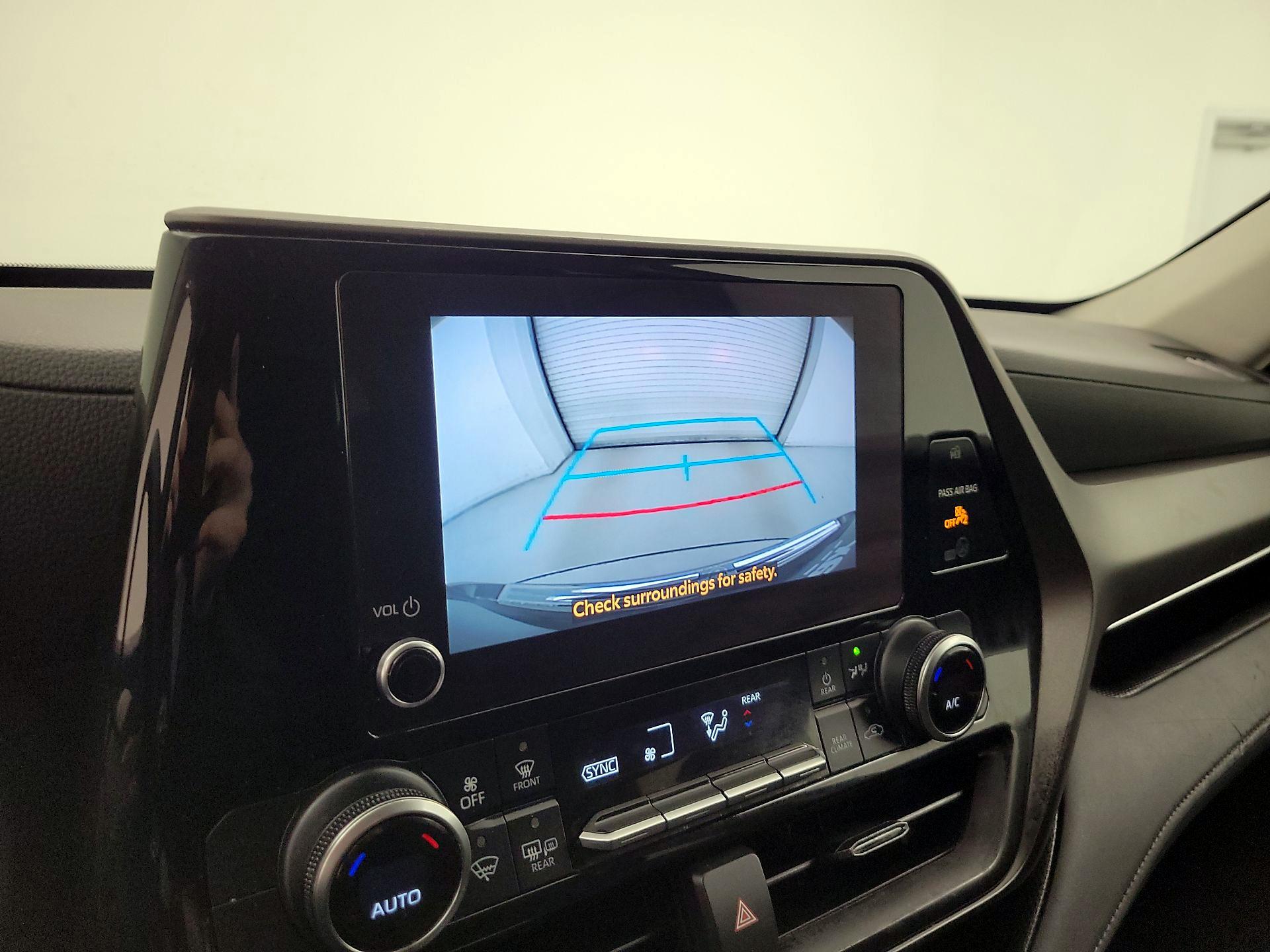 Thumbnail: 2023 Toyota Highlander - 15