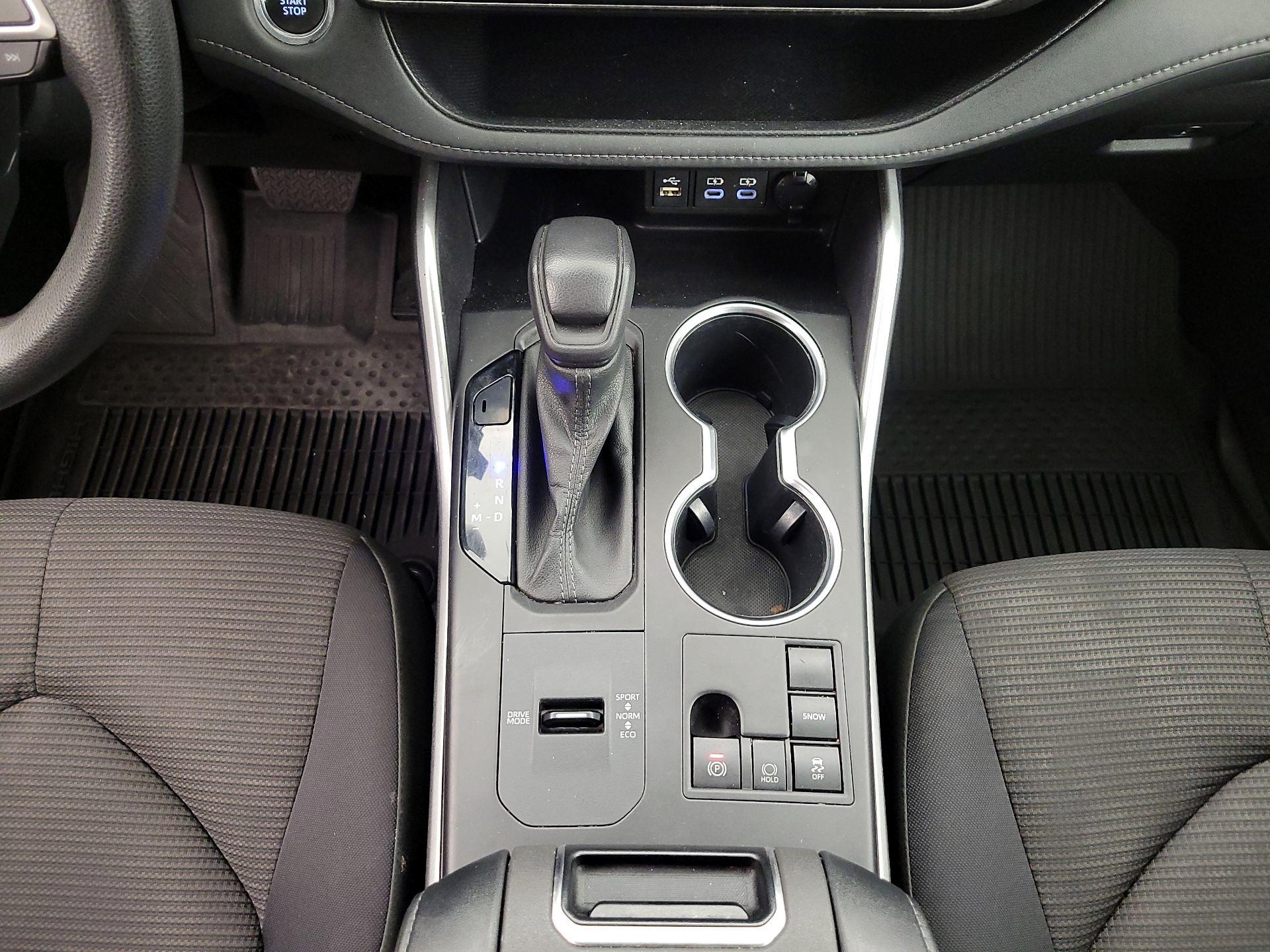 Thumbnail: 2023 Toyota Highlander - 18