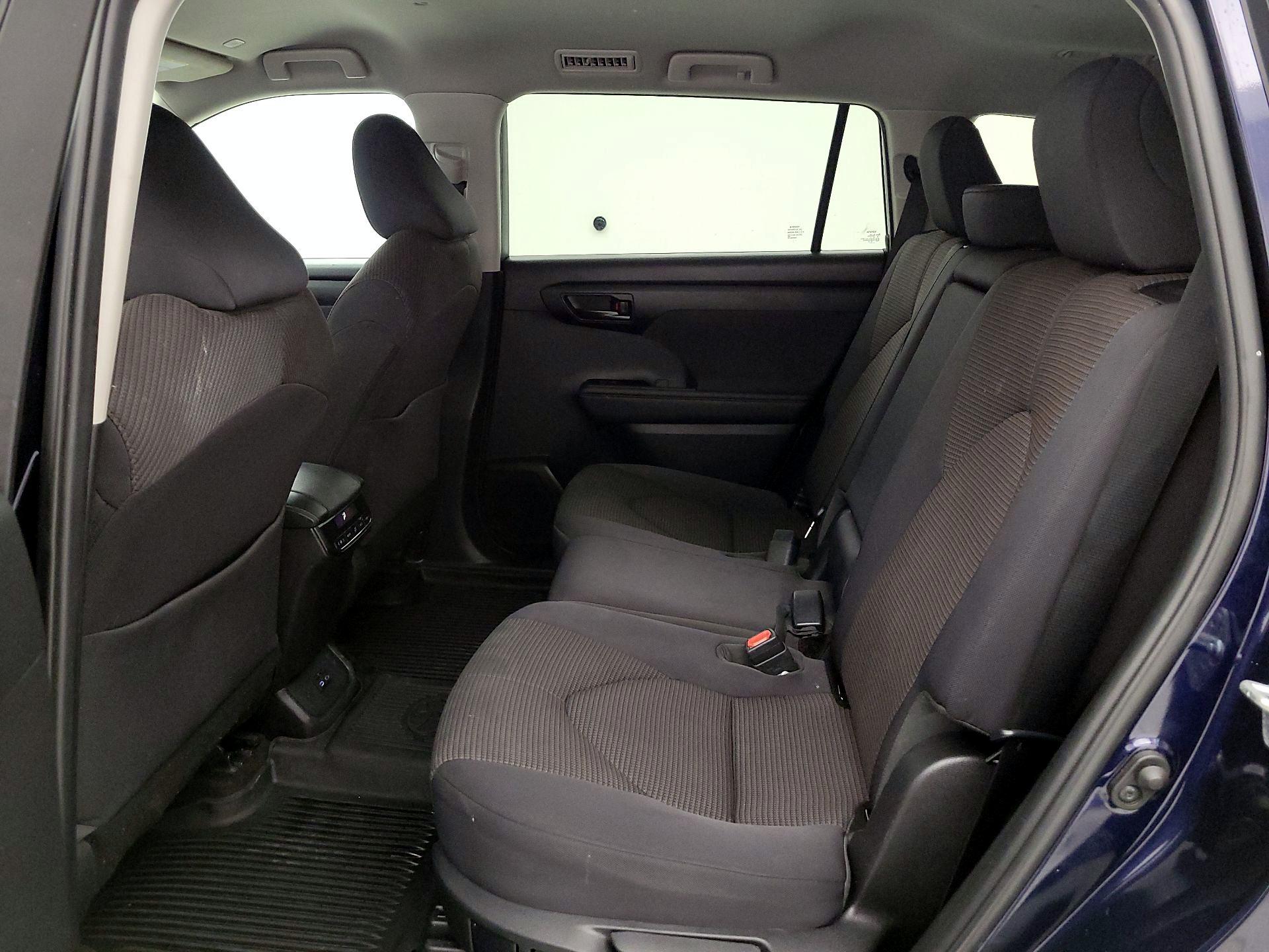 Thumbnail: 2023 Toyota Highlander - 20