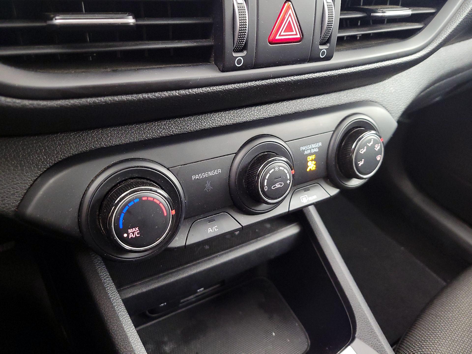 Thumbnail: 2024 Kia Forte - 16