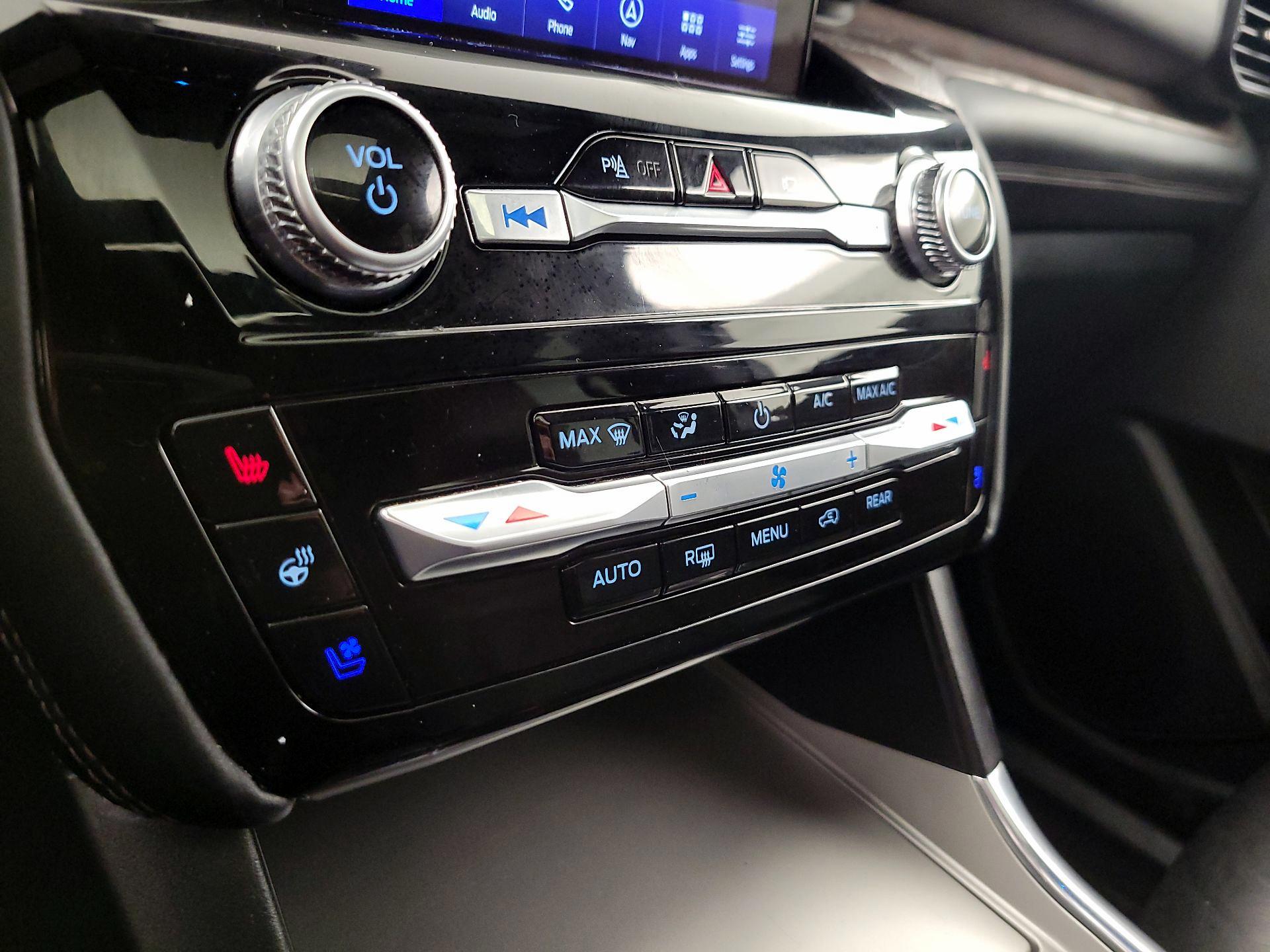 Thumbnail: 2022 Ford Explorer - 17