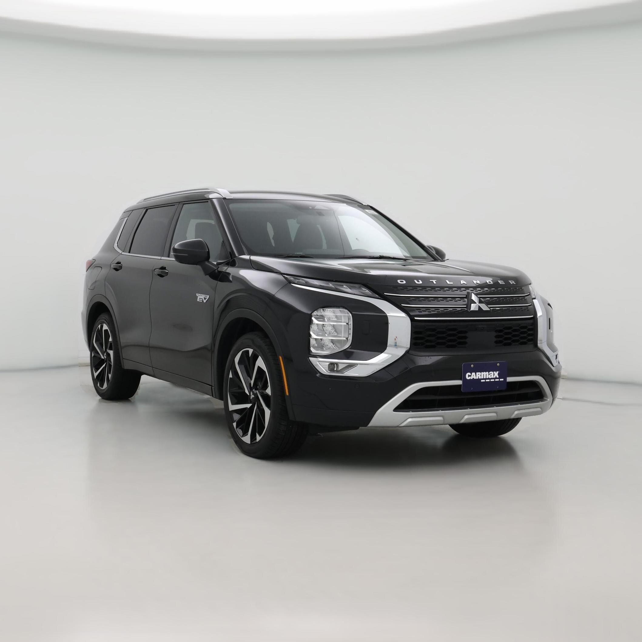 Thumbnail: 2023 Mitsubishi Outlander - 1