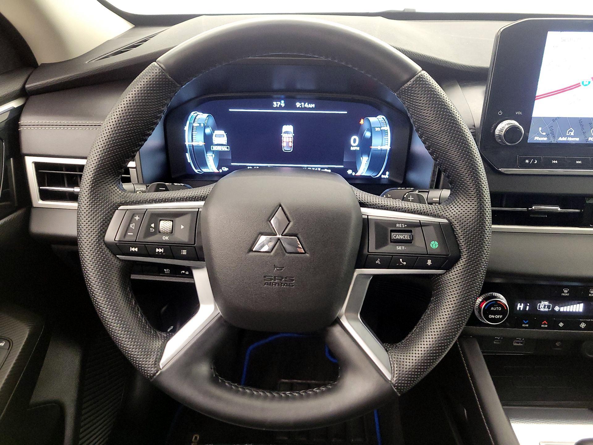 Thumbnail: 2023 Mitsubishi Outlander - 10