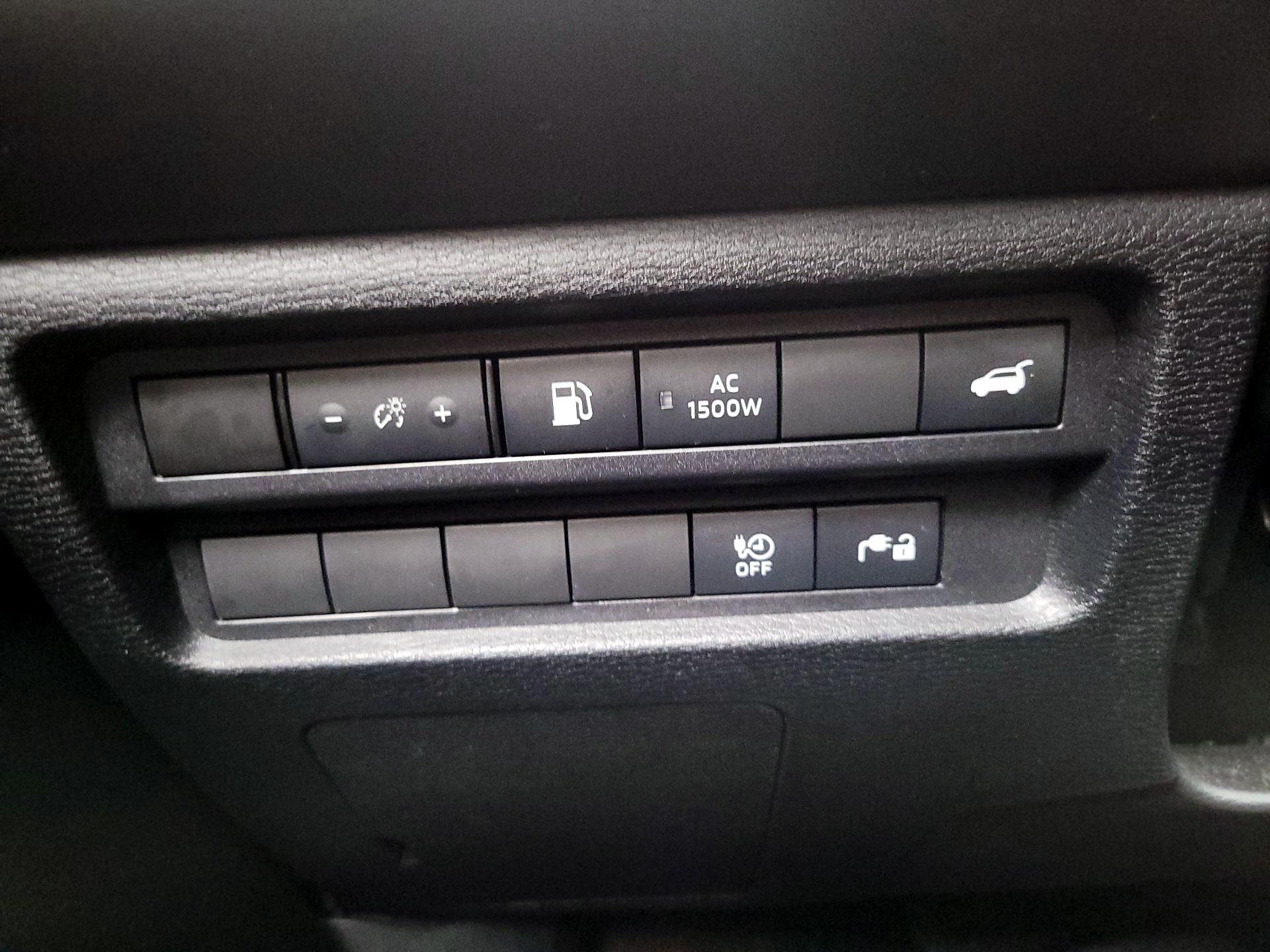 Thumbnail: 2023 Mitsubishi Outlander - 13