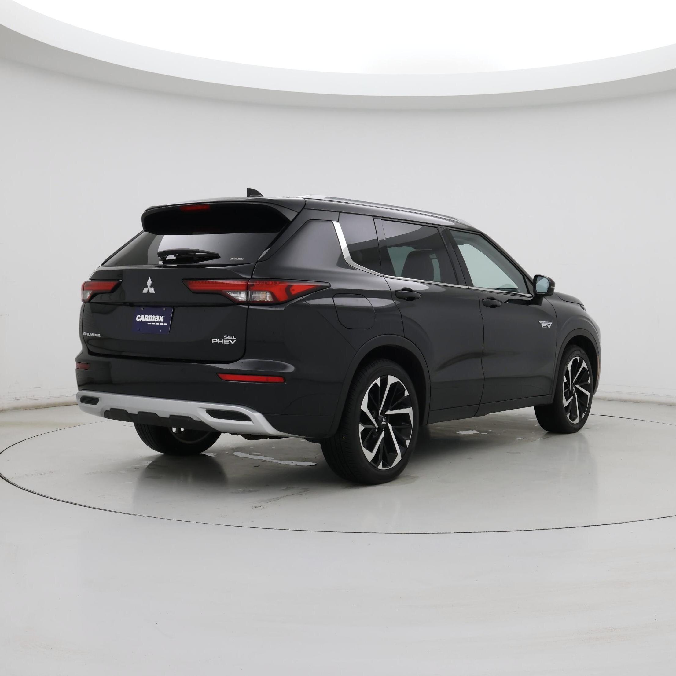 Thumbnail: 2023 Mitsubishi Outlander - 8