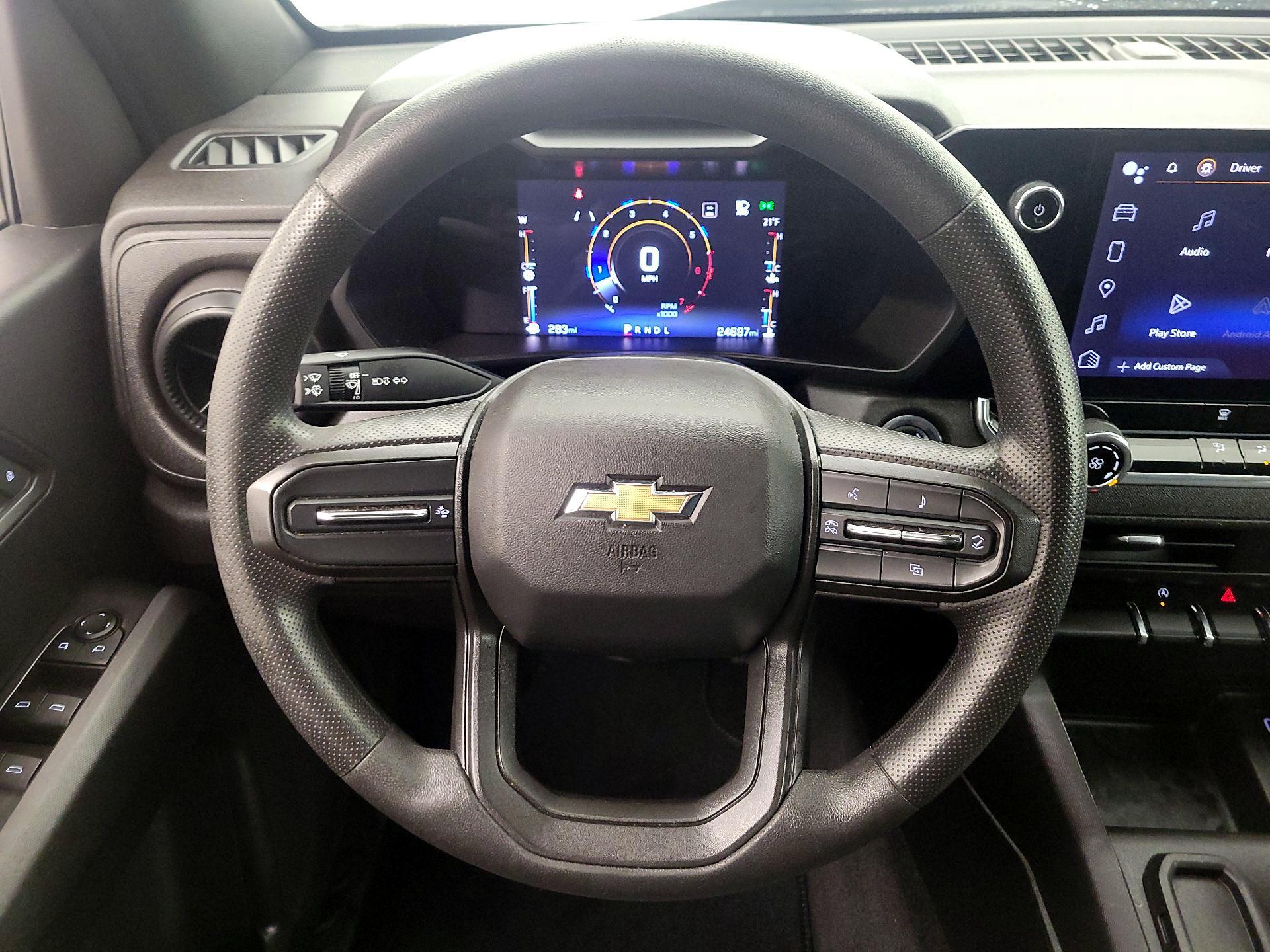 Thumbnail: 2023 Chevrolet Colorado - 10