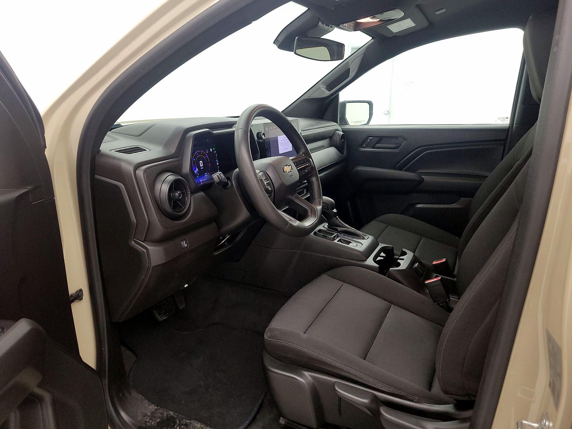 Thumbnail: 2023 Chevrolet Colorado - 11