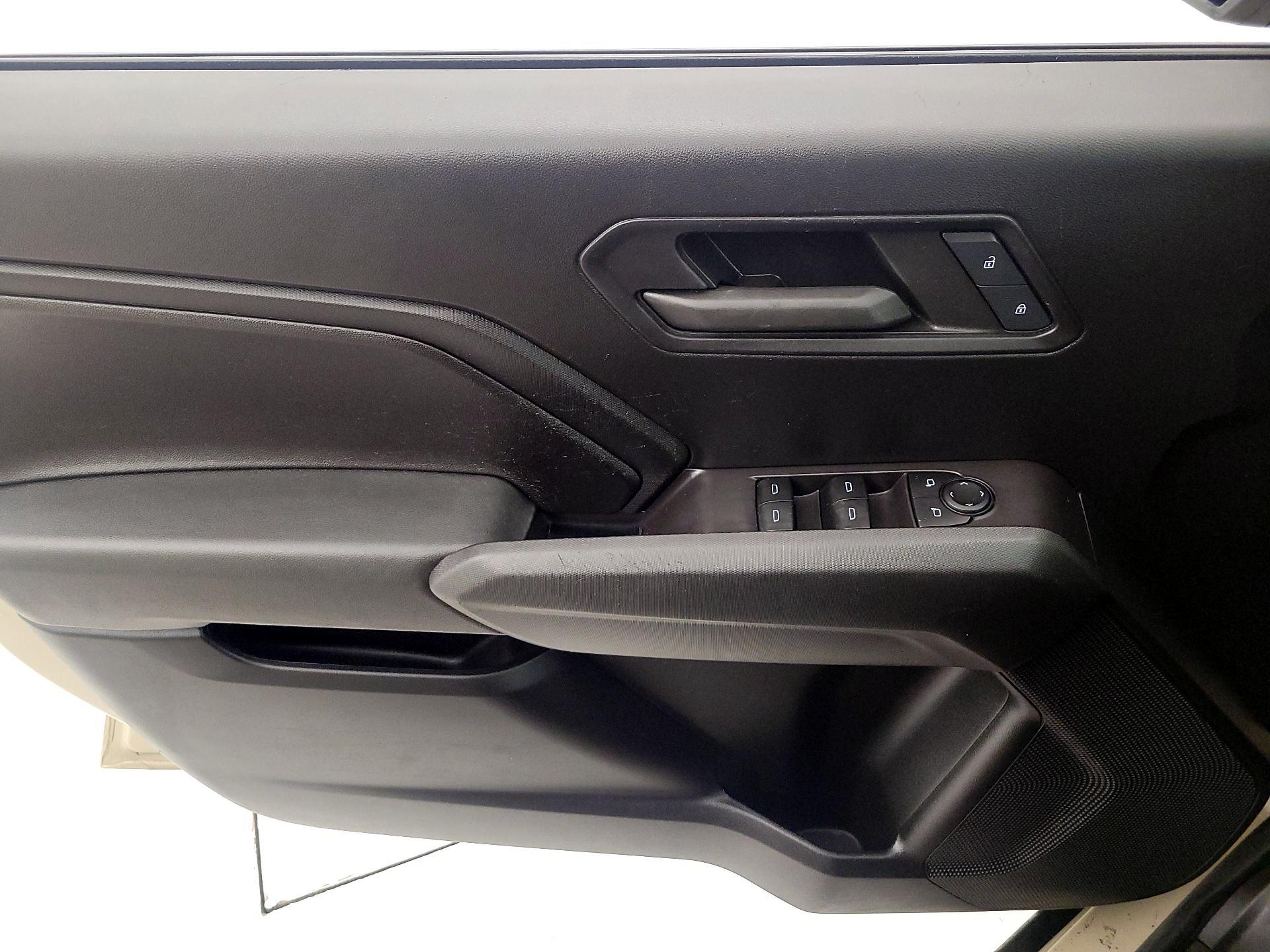 Thumbnail: 2023 Chevrolet Colorado - 12