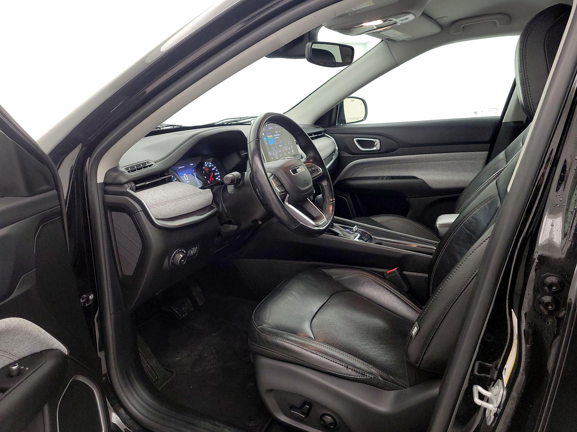 Thumbnail: 2022 Jeep Compass - 11