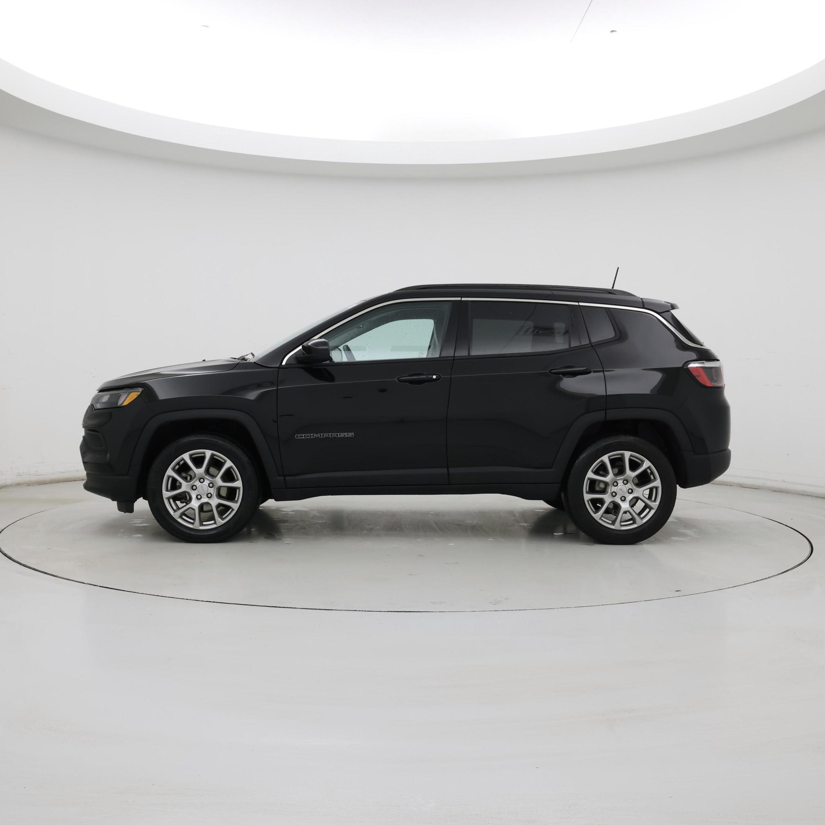Thumbnail: 2022 Jeep Compass - 3