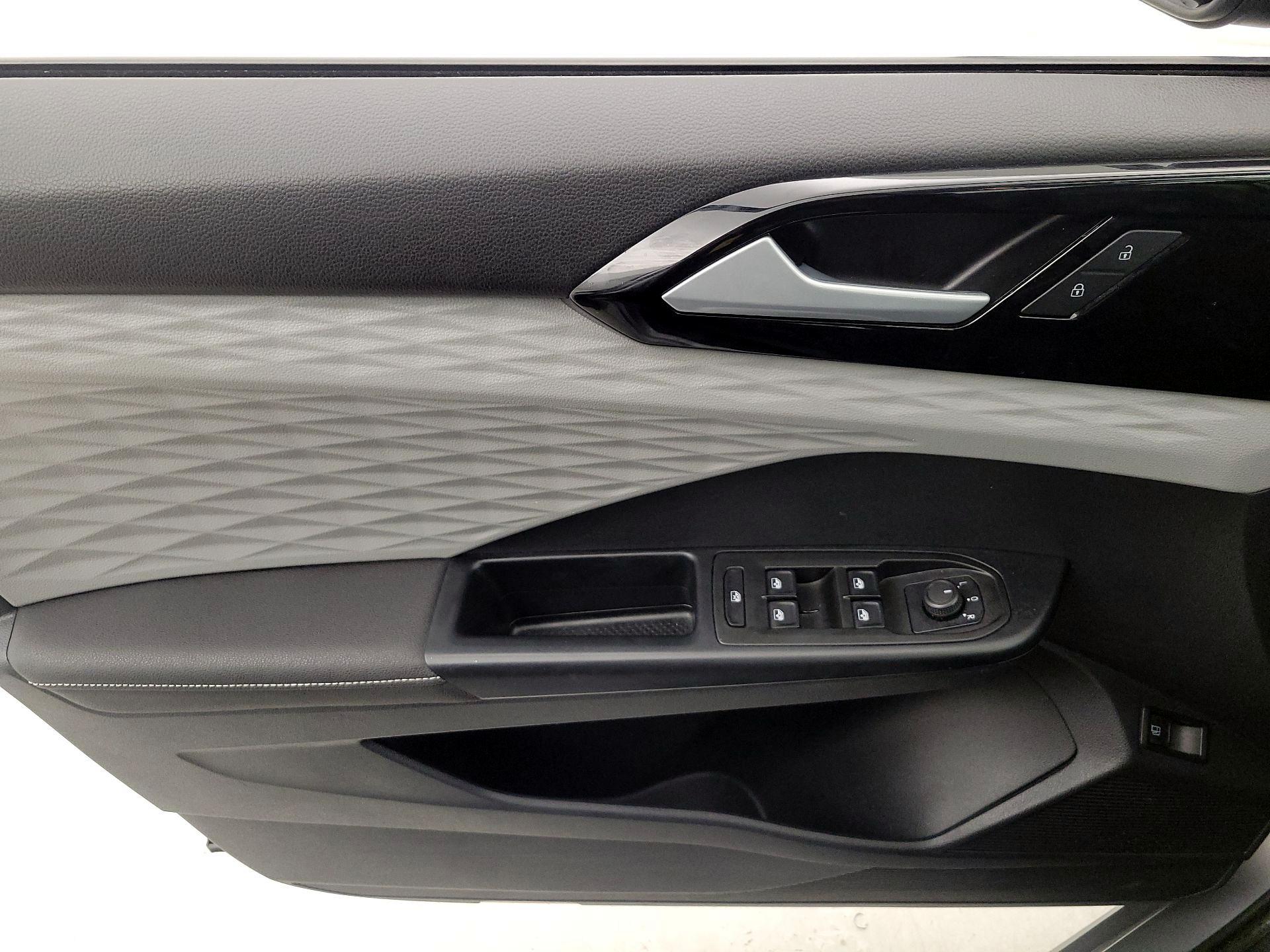 Thumbnail: 2024 Volkswagen Taos - 12