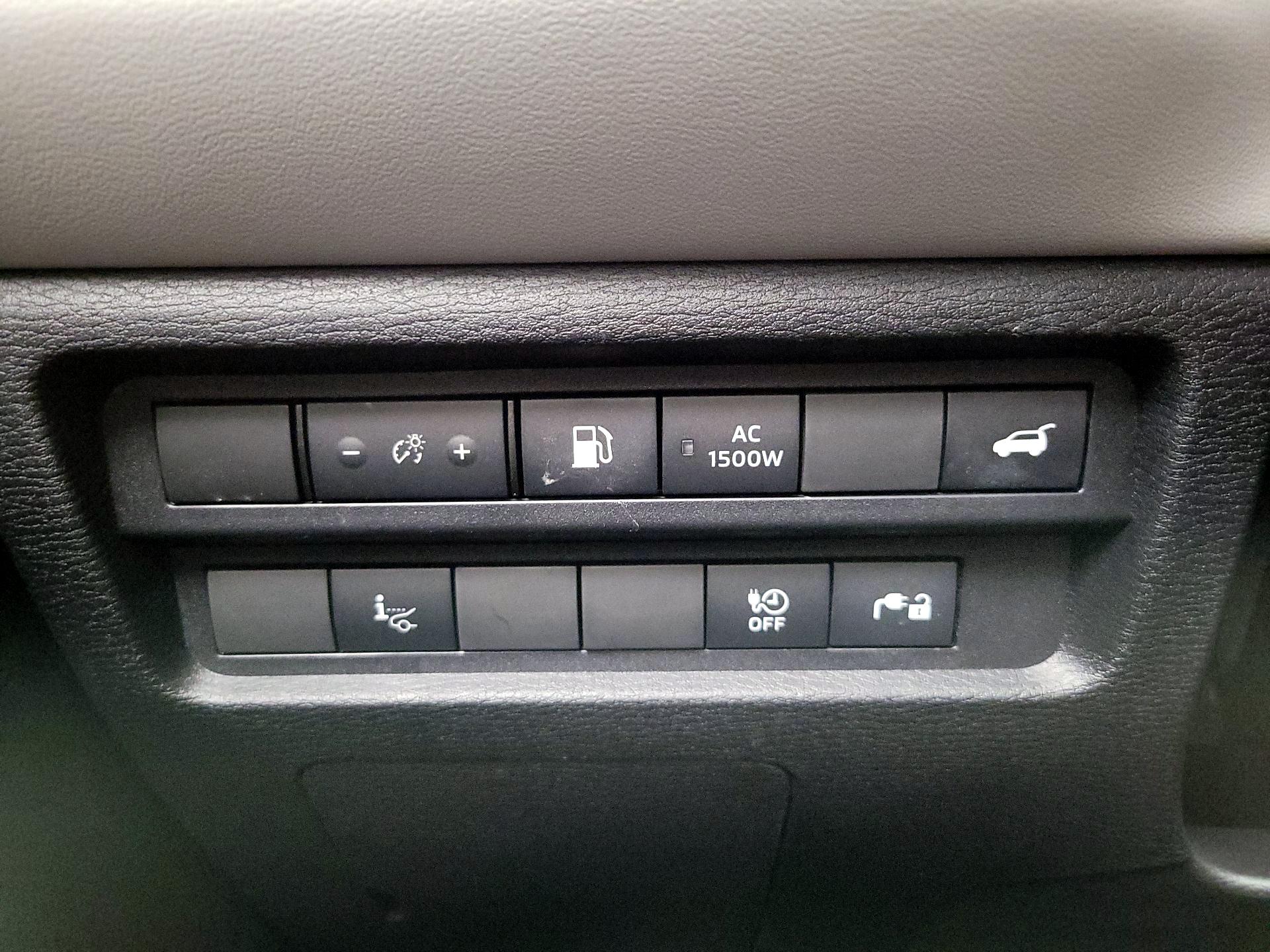 Thumbnail: 2023 Mitsubishi Outlander - 13