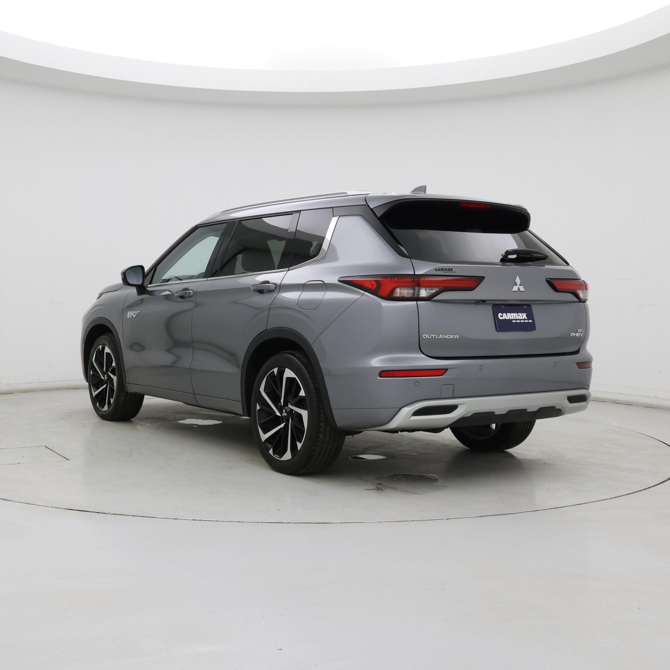 Thumbnail: 2023 Mitsubishi Outlander - 2