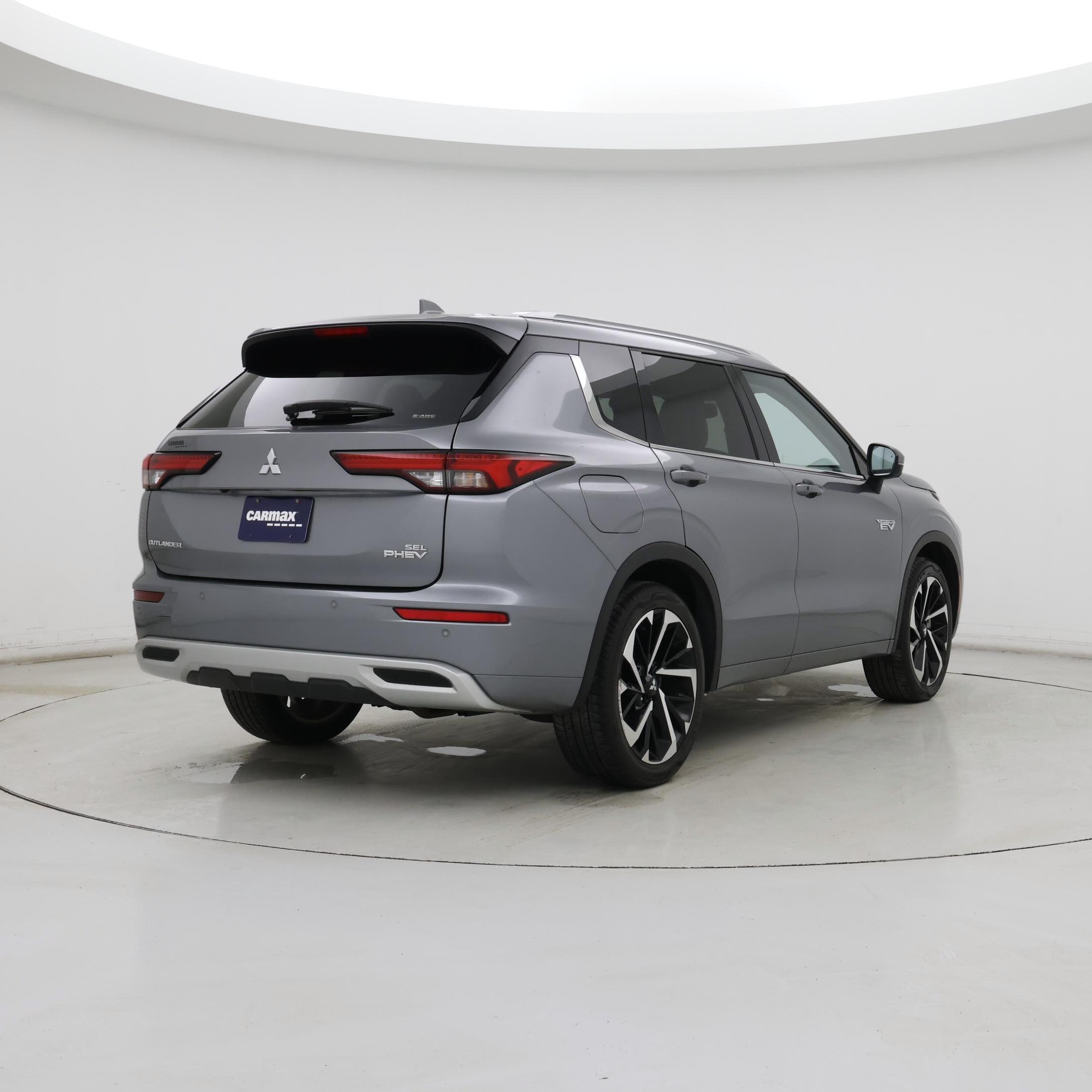 Thumbnail: 2023 Mitsubishi Outlander - 8