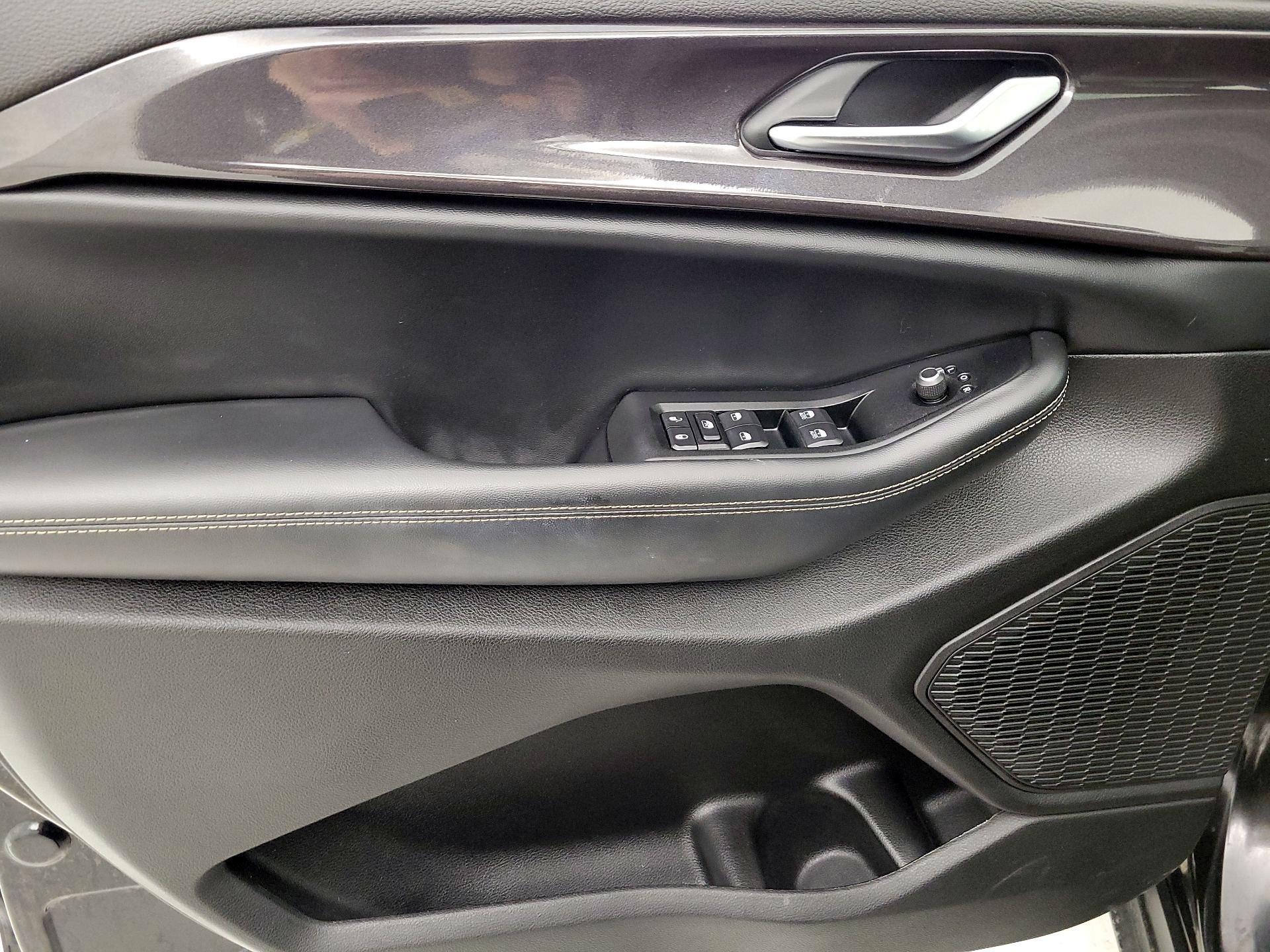 Thumbnail: 2023 Jeep Grand Cherokee - 12