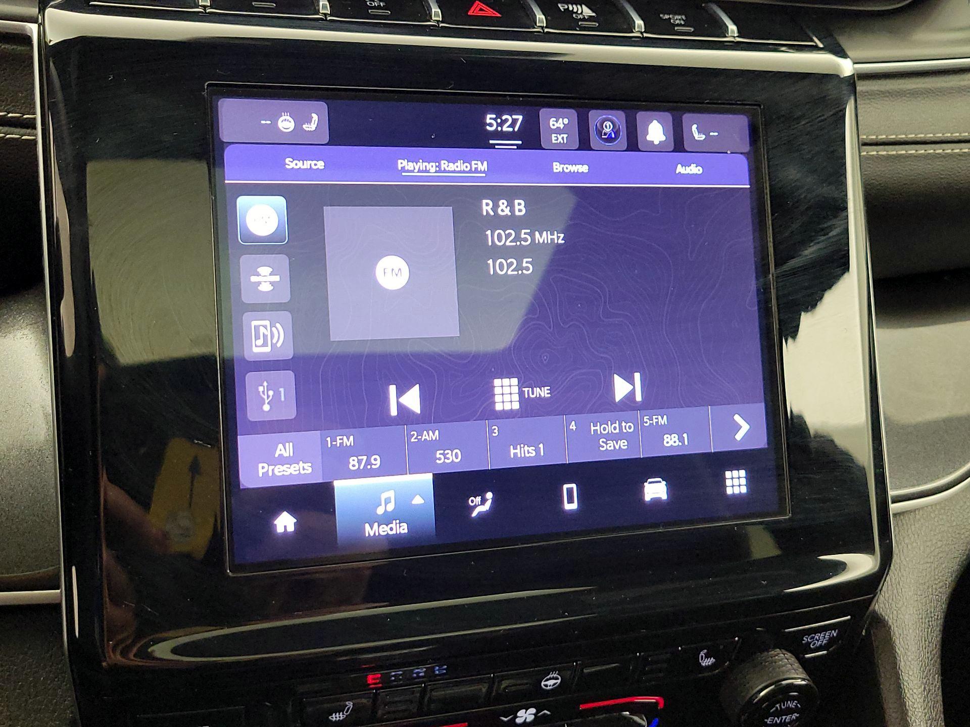 Thumbnail: 2023 Jeep Grand Cherokee - 15