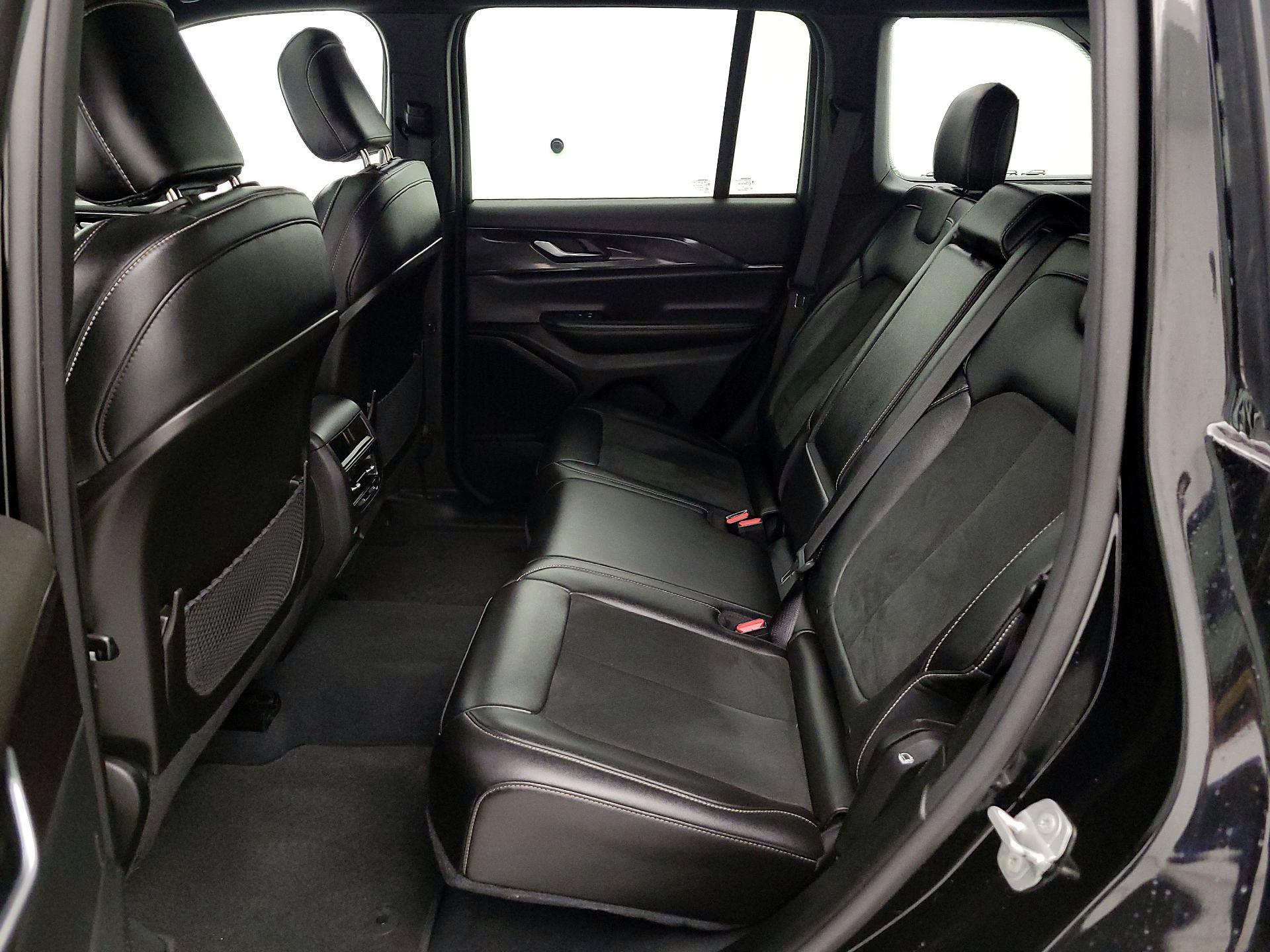 Thumbnail: 2023 Jeep Grand Cherokee - 20