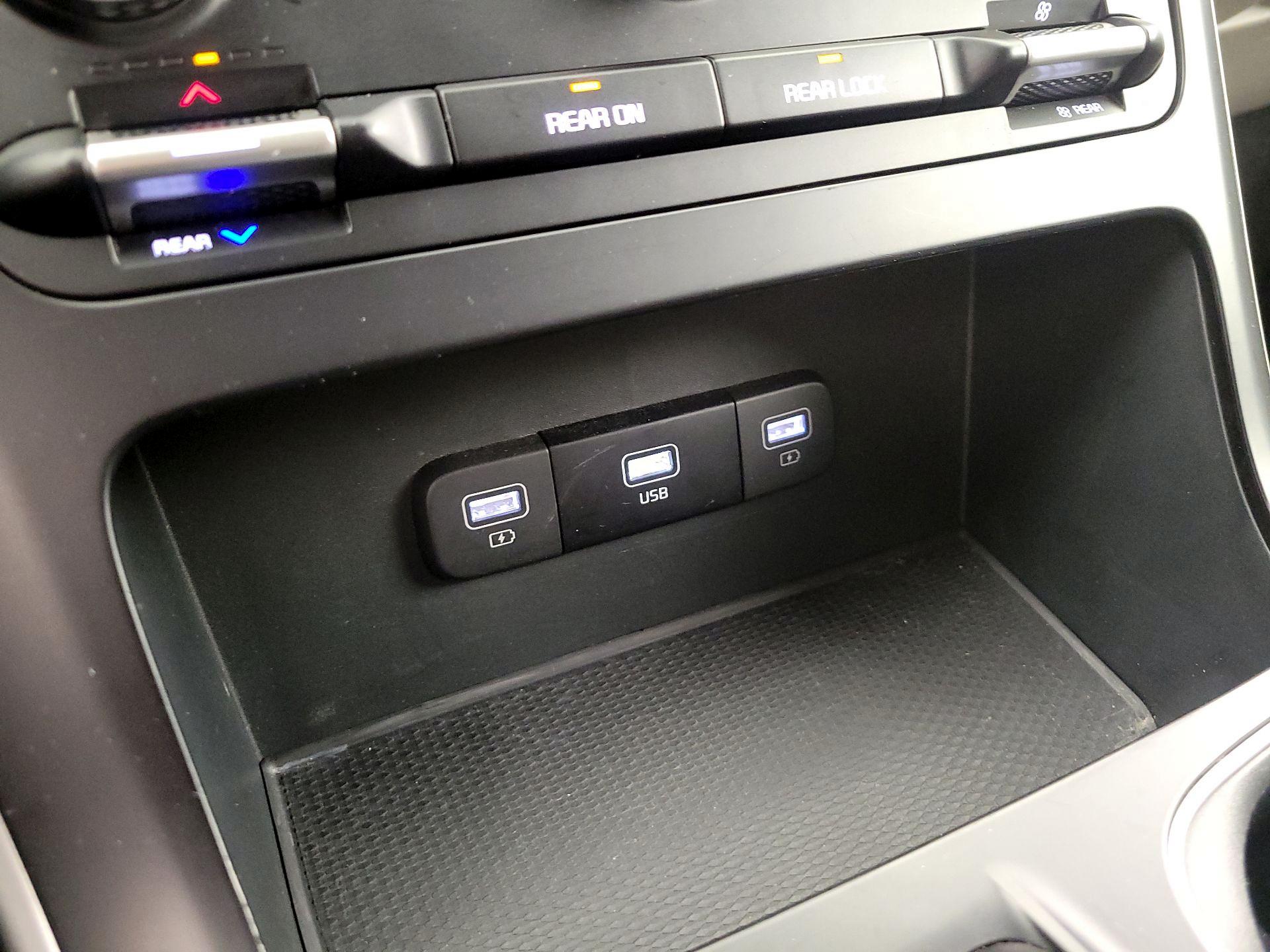 Thumbnail: 2024 Kia Carnival - 18