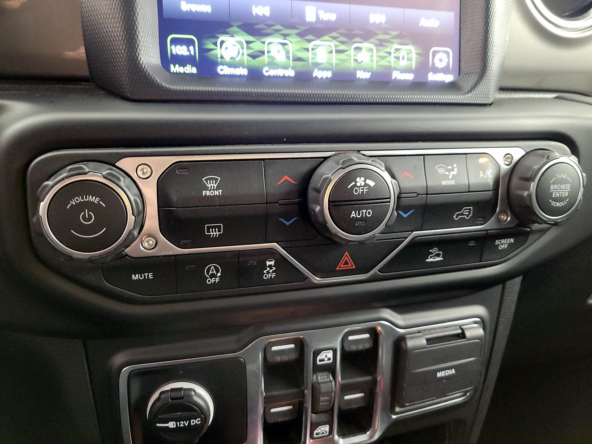 Thumbnail: 2023 Jeep Gladiator - 17