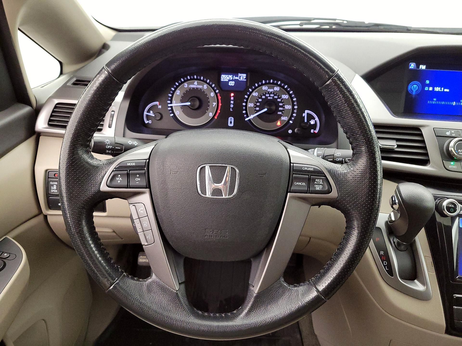 Thumbnail: 2015 Honda Odyssey - 10