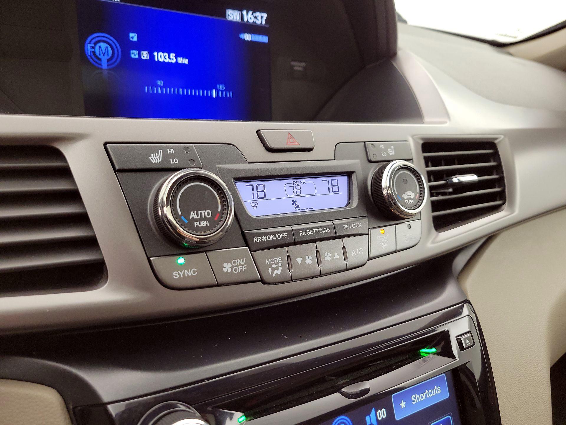 Thumbnail: 2015 Honda Odyssey - 16