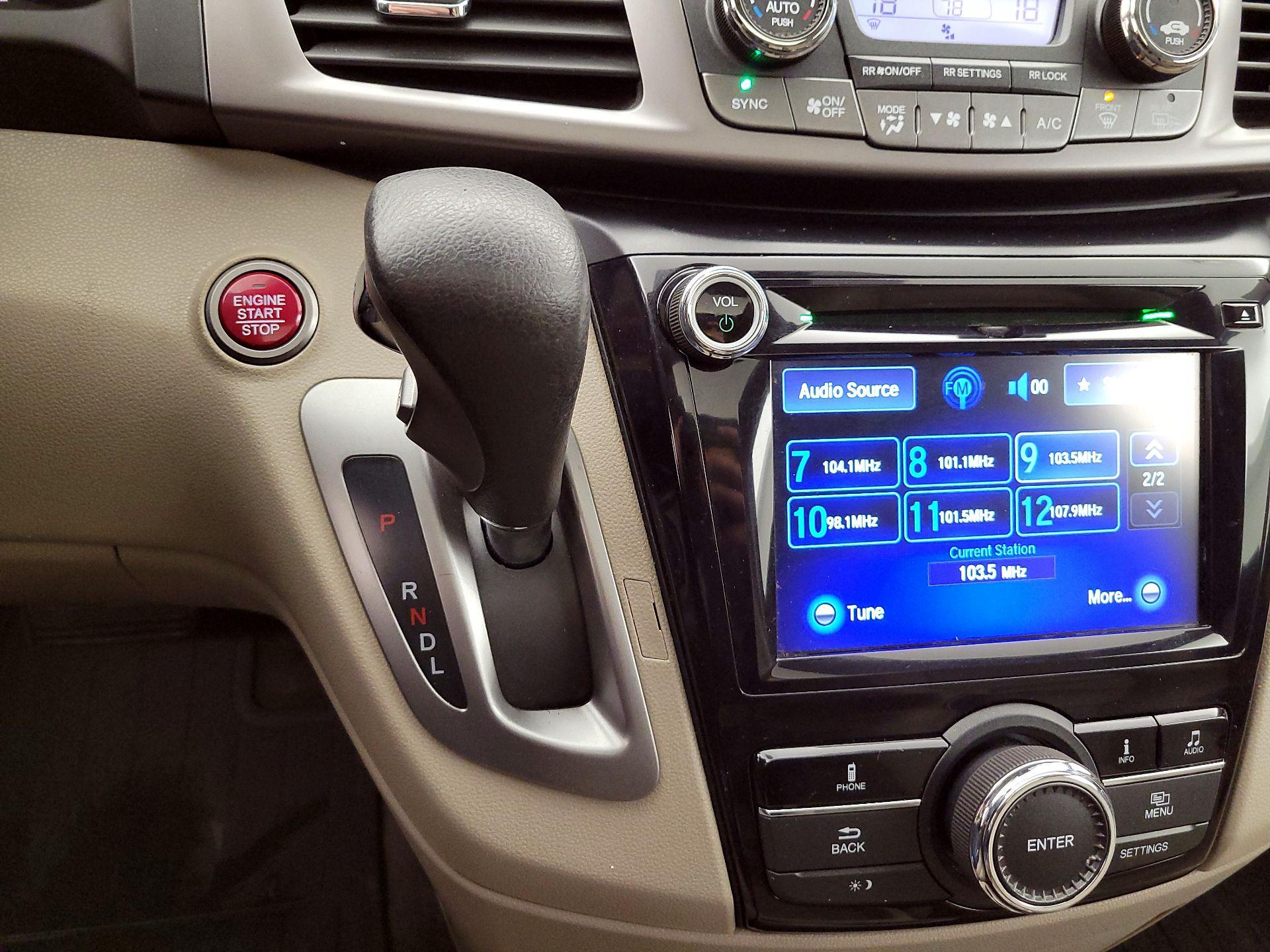 Thumbnail: 2015 Honda Odyssey - 17