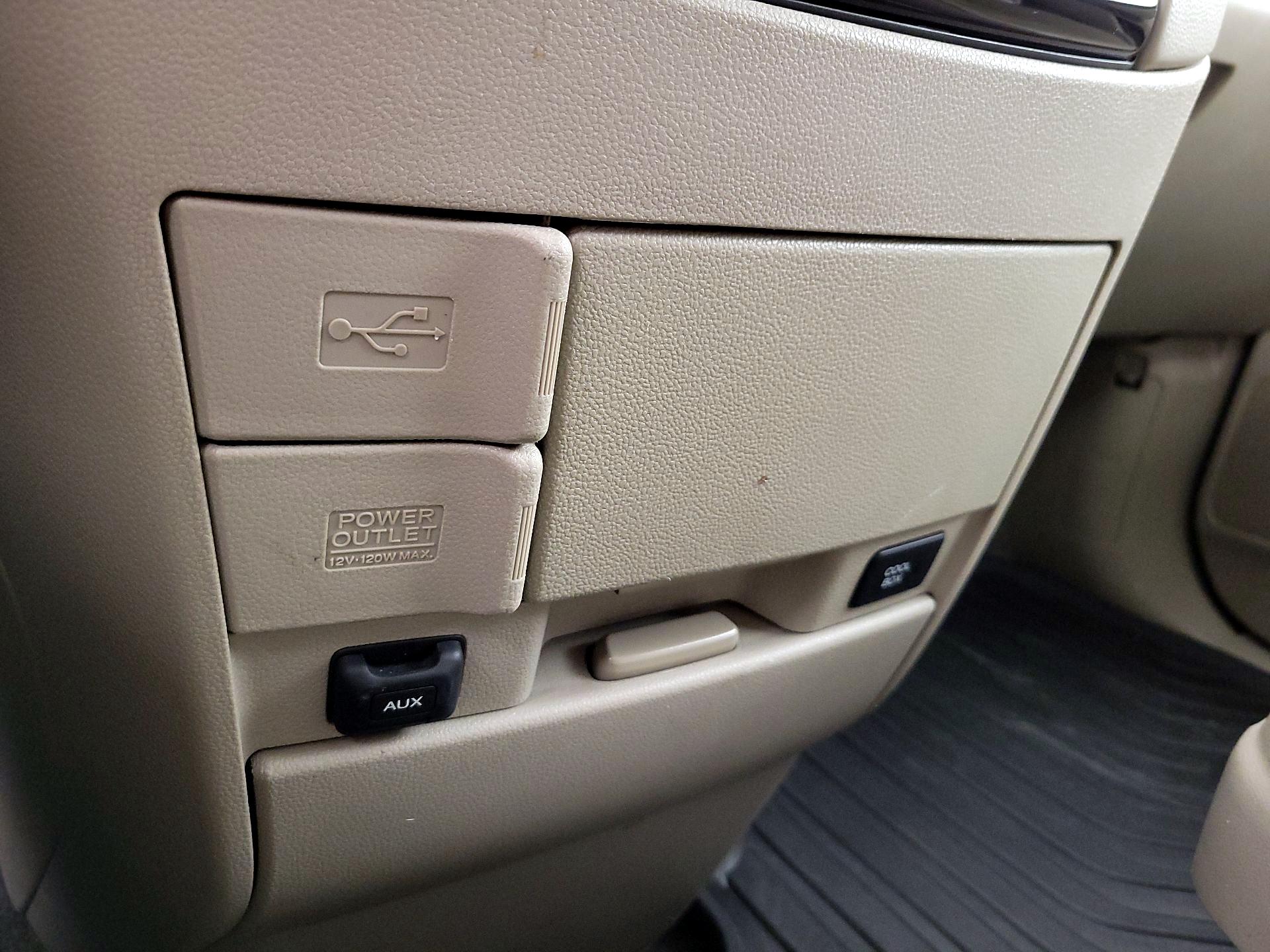 Thumbnail: 2015 Honda Odyssey - 18