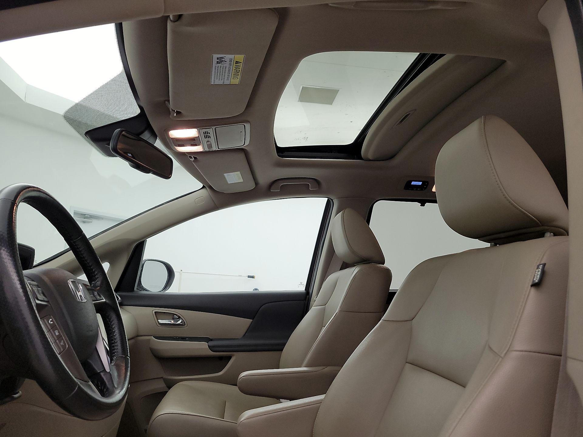 Thumbnail: 2015 Honda Odyssey - 19