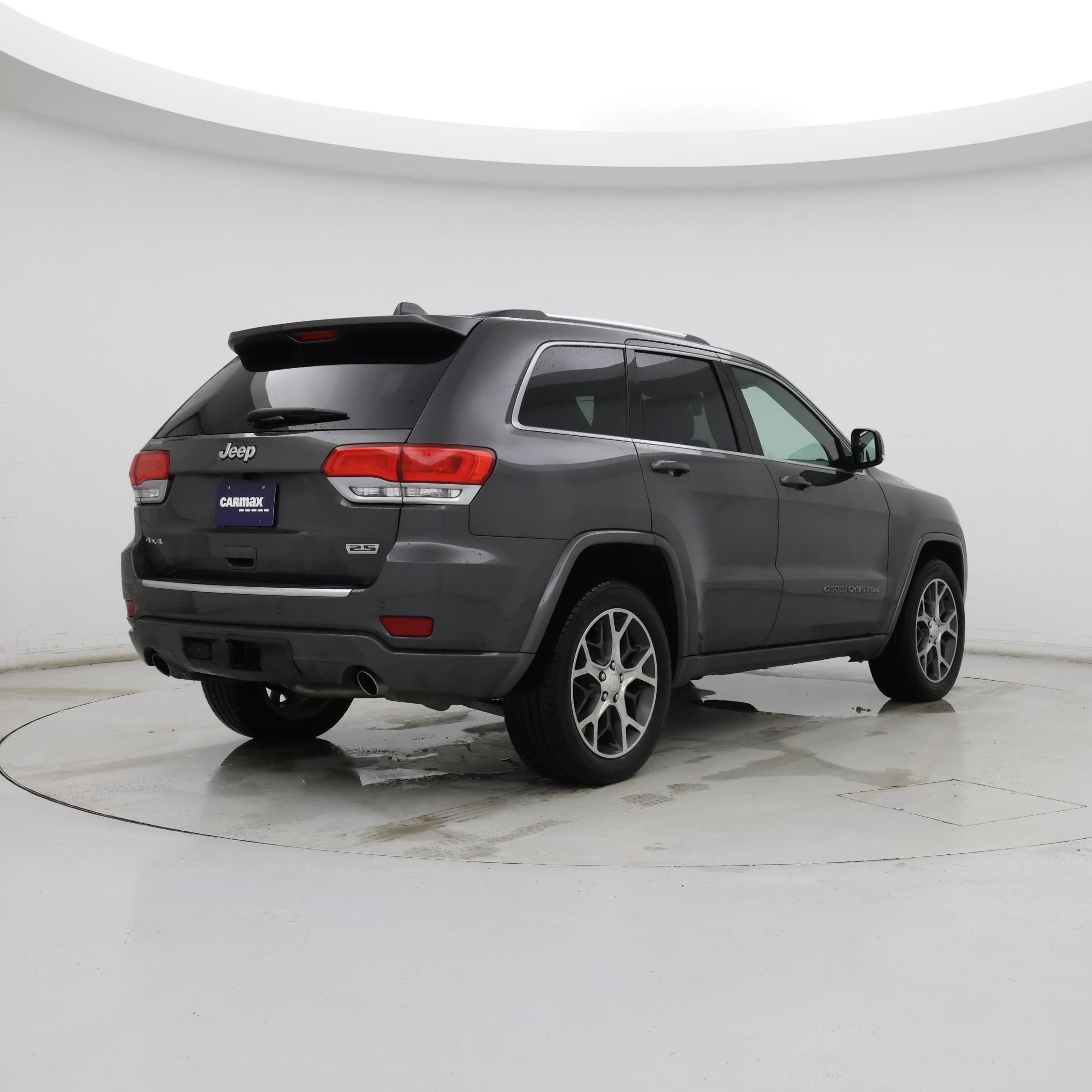 Thumbnail: 2018 Jeep Grand Cherokee - 8