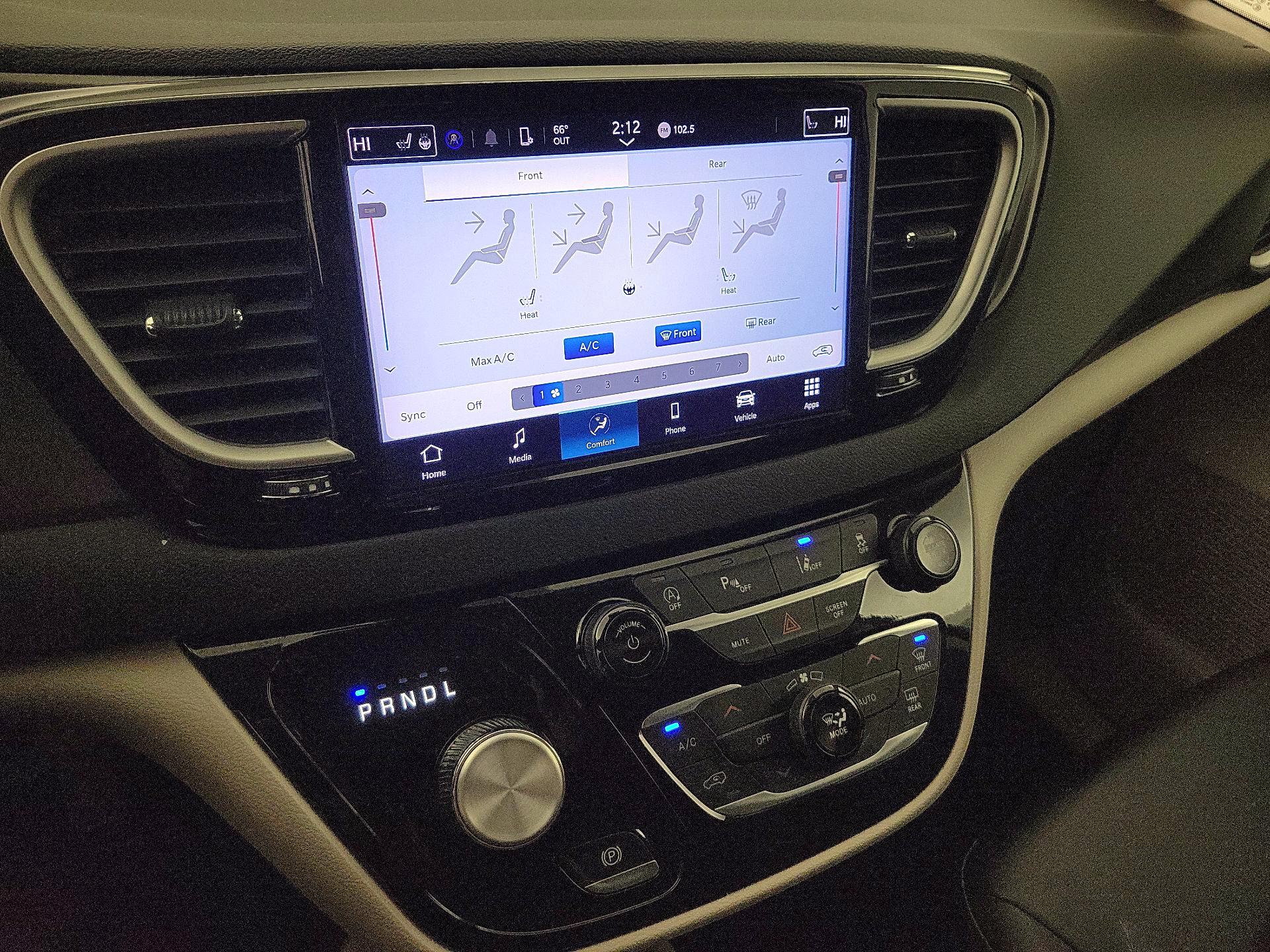 Thumbnail: 2024 Chrysler Pacifica - 16