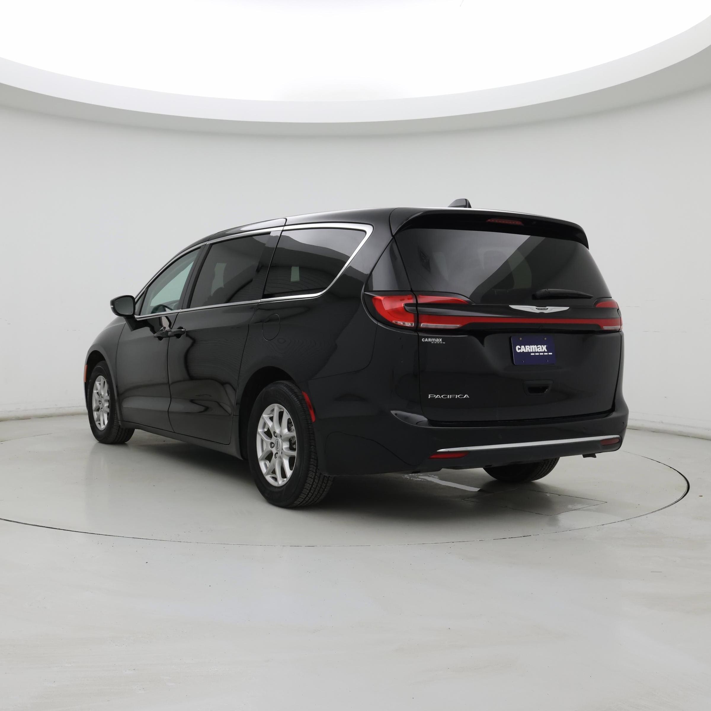 Thumbnail: 2024 Chrysler Pacifica - 2