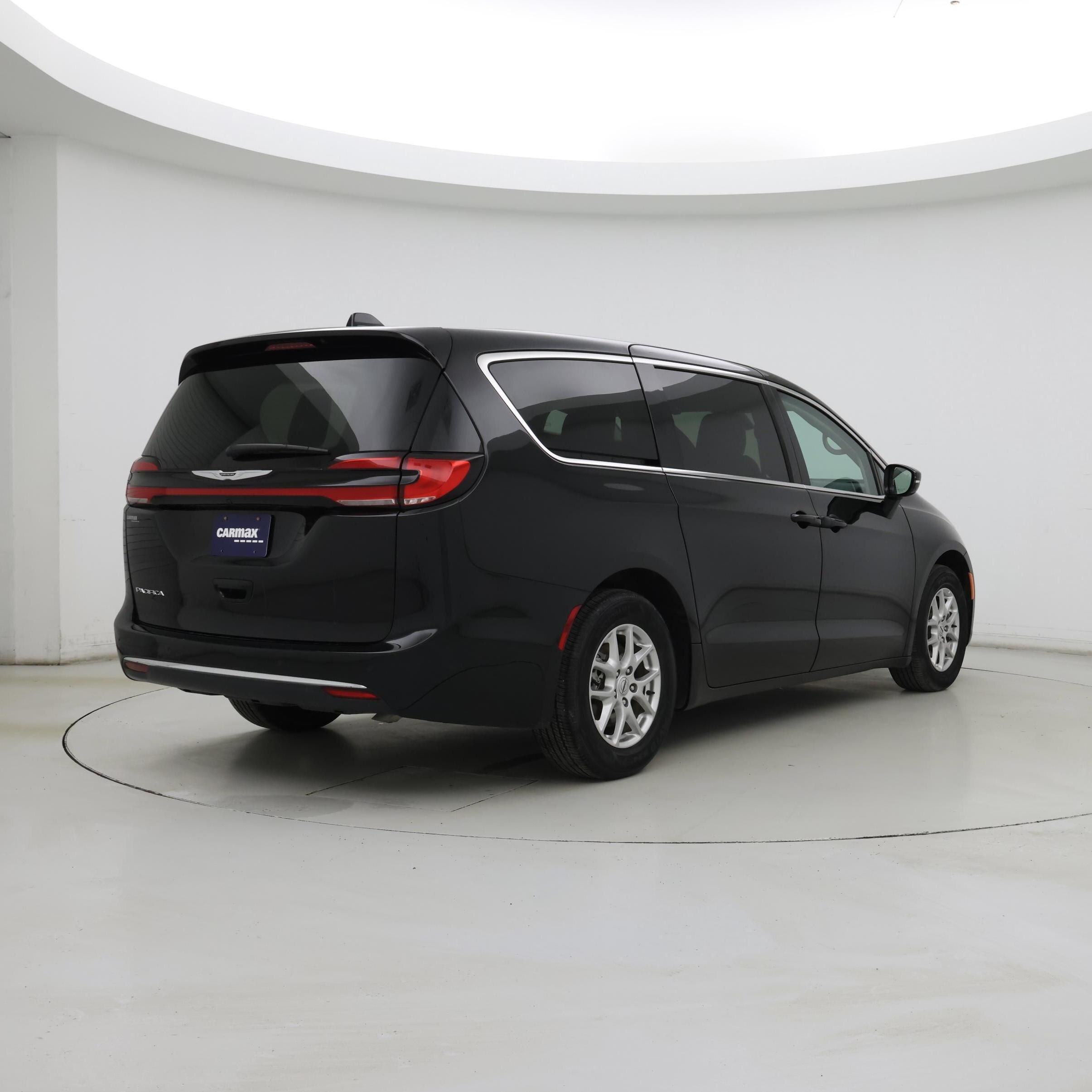 Thumbnail: 2024 Chrysler Pacifica - 8