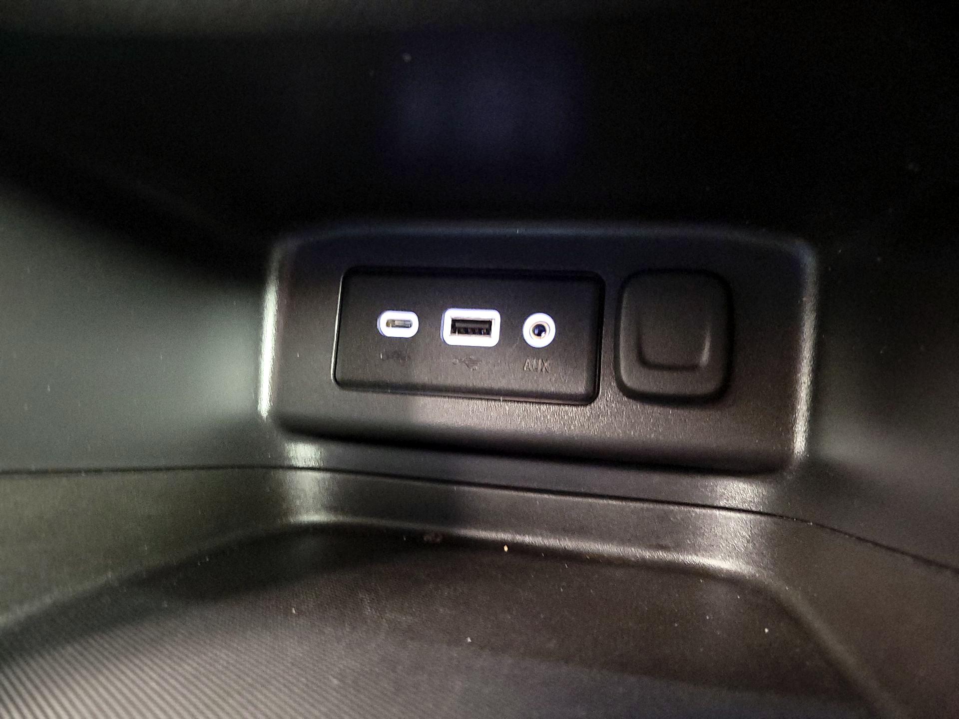 Thumbnail: 2021 Chevrolet Equinox - 18