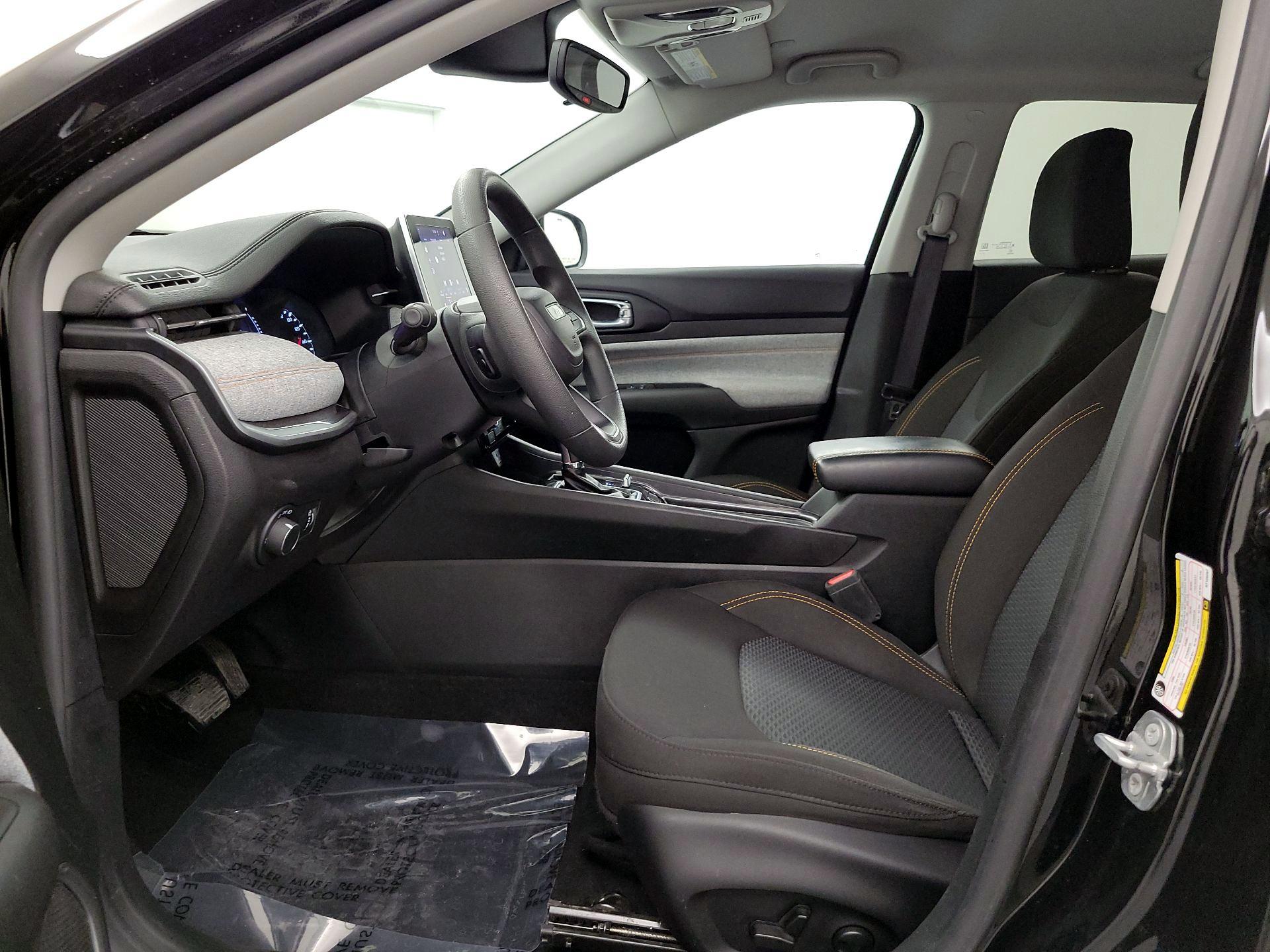 Thumbnail: 2022 Jeep Compass - 11