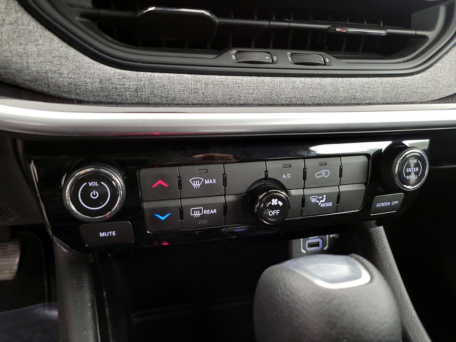 Thumbnail: 2022 Jeep Compass - 15