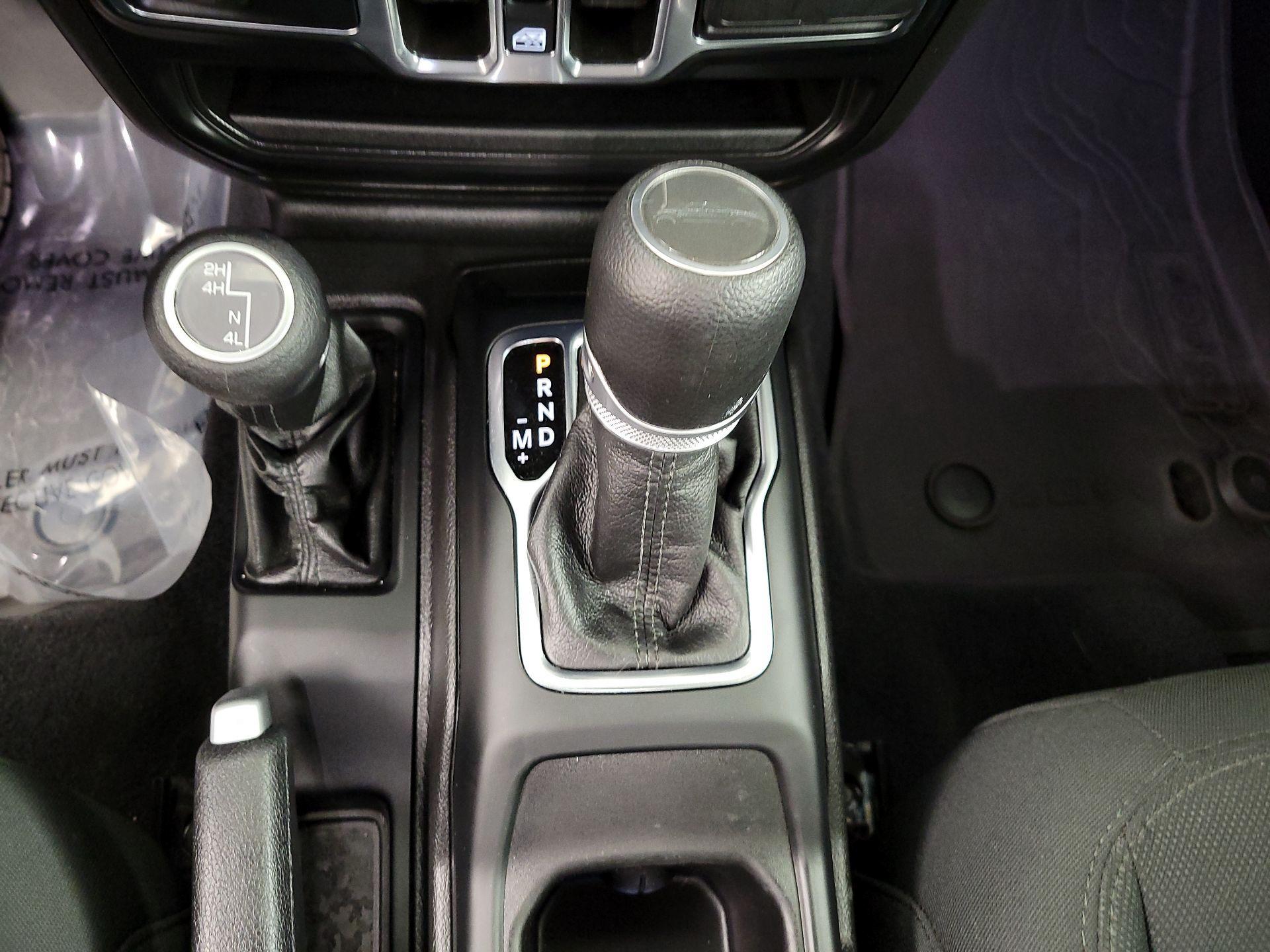 Thumbnail: 2022 Jeep Gladiator - 17